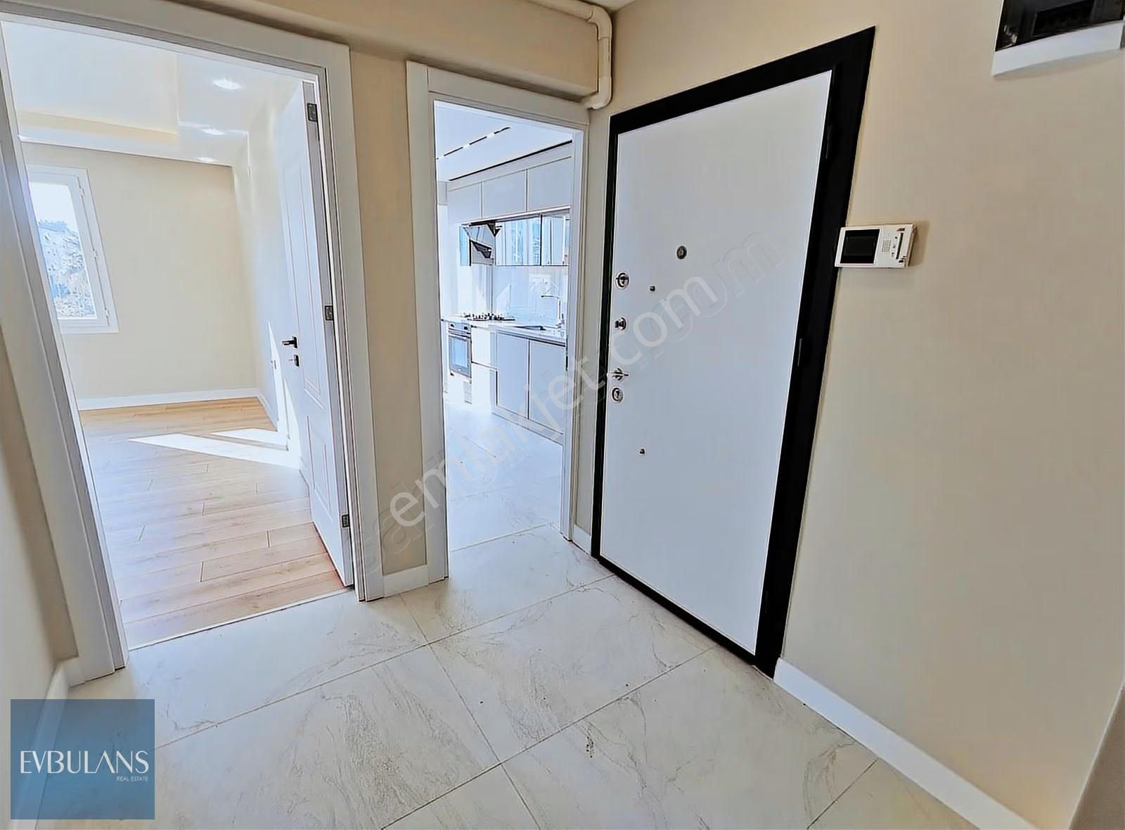 Bostanlı Park Cephe Ara Kat Karanlık Odası Olmayan Tadilatlı 3+1 - Görsel 4