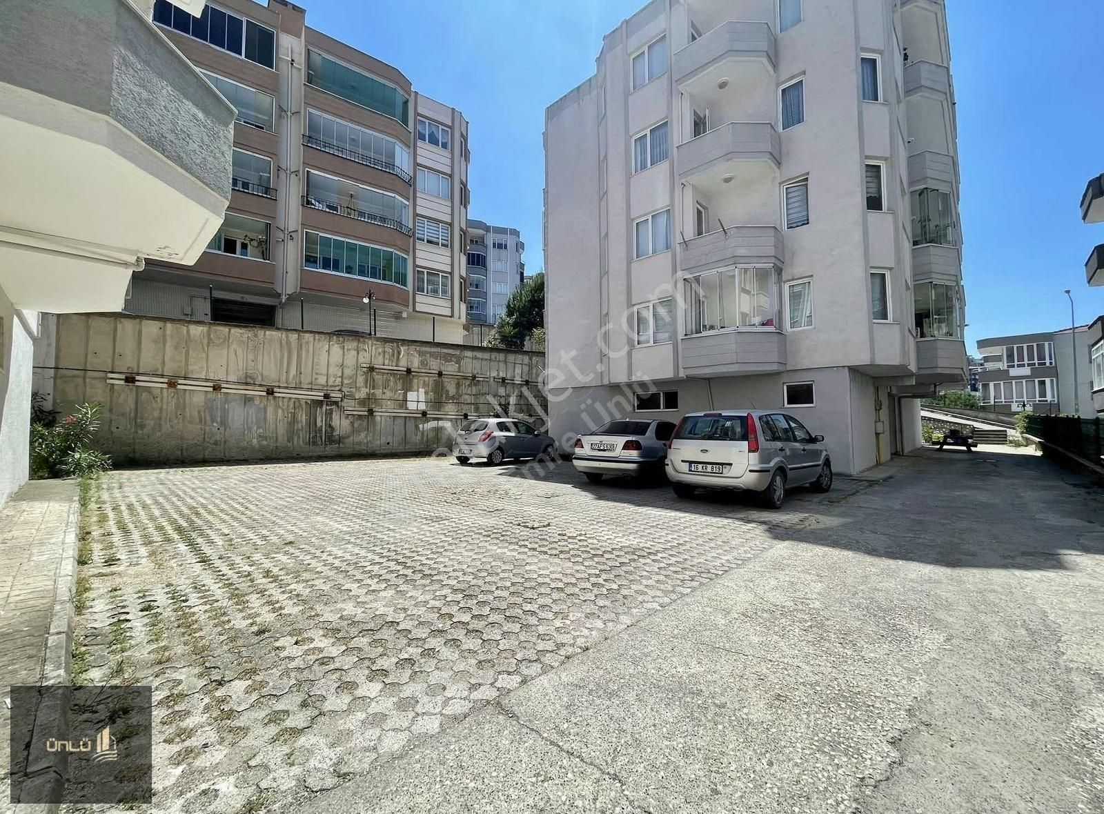 Emre Ünlü'den Havuz Ve Otoparklı Site'de Deniz Manz. Eşyalı 3+1 - Görsel 3