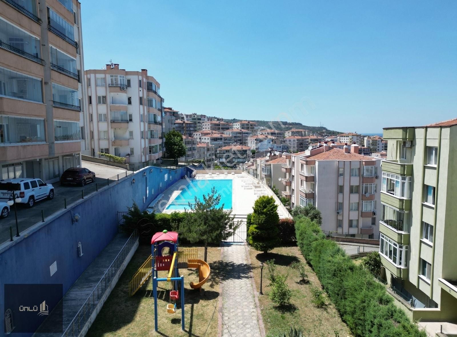 Emre Ünlü'den Havuz Ve Otoparklı Site'de Deniz Manz. Eşyalı 3+1 - Görsel 24