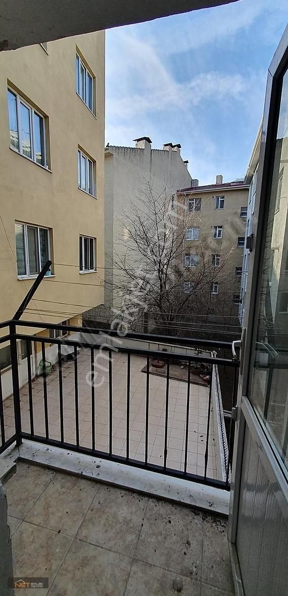 Bahçelievler Mah. Caddeye Yakın Kiralık 3+1 Balkonlu, Ara Kat - Görsel 4