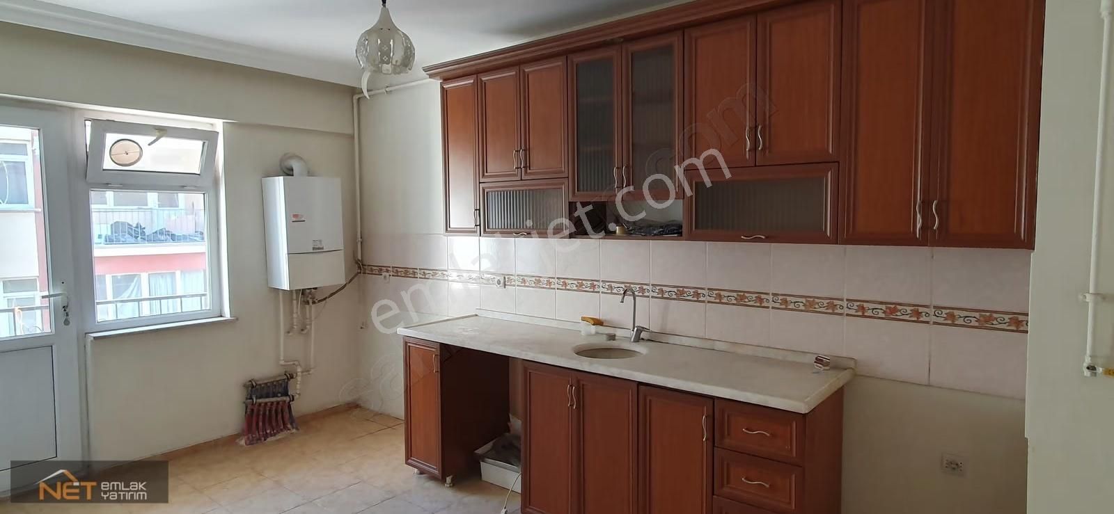 Bahçelievler Mah. Caddeye Yakın Kiralık 3+1 Balkonlu, Ara Kat