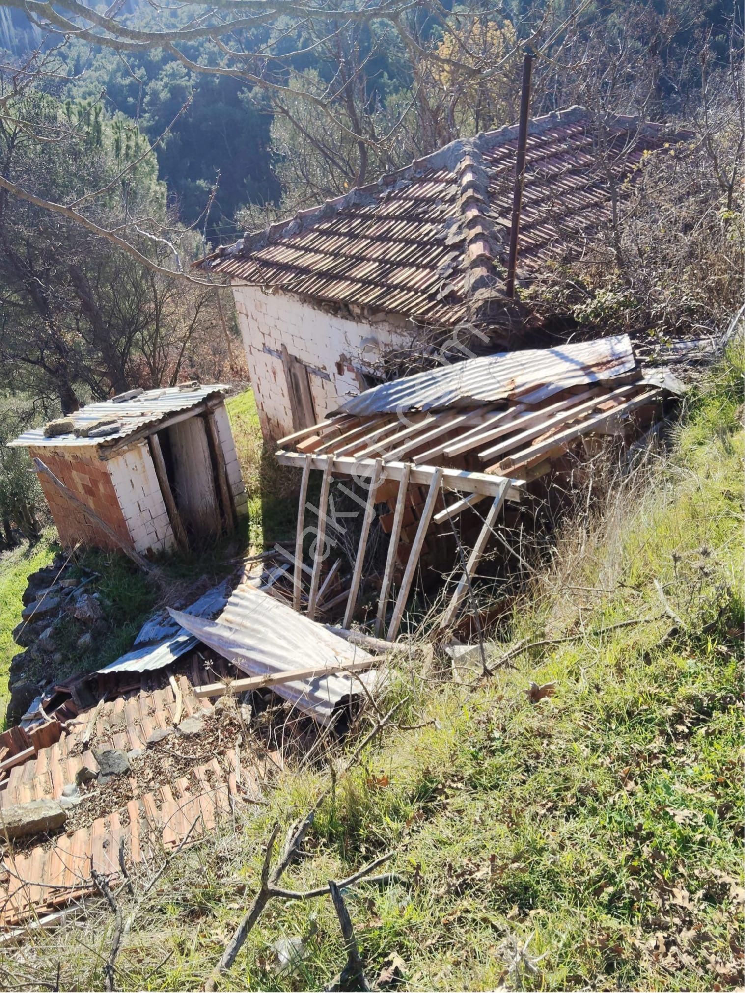 Bergama Muratlar Köyü’nde 140 M² Avlulu, Tadilatlı Kargir Köy Evi - Görsel 11