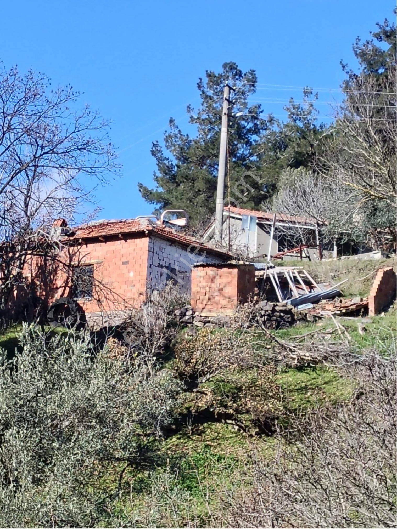 Bergama Muratlar Köyü’nde 140 M² Avlulu, Tadilatlı Kargir Köy Evi - Görsel 9