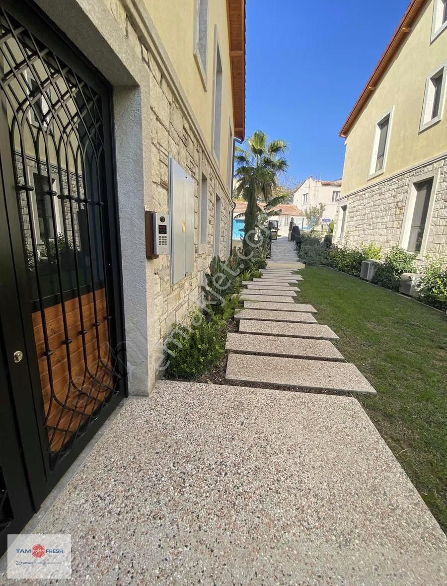 Urla Merkezde Kiralık 1+1 Daire