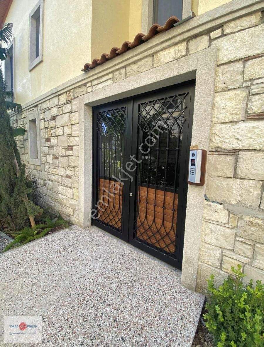 Urla Merkezde Kiralık 1+1 Daire - Görsel 20