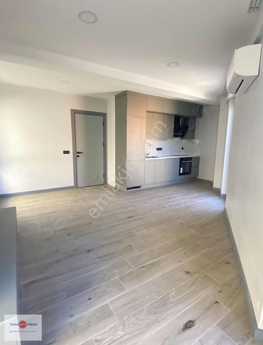 Urla Merkezde Kiralık 1+1 Daire - Görsel 2