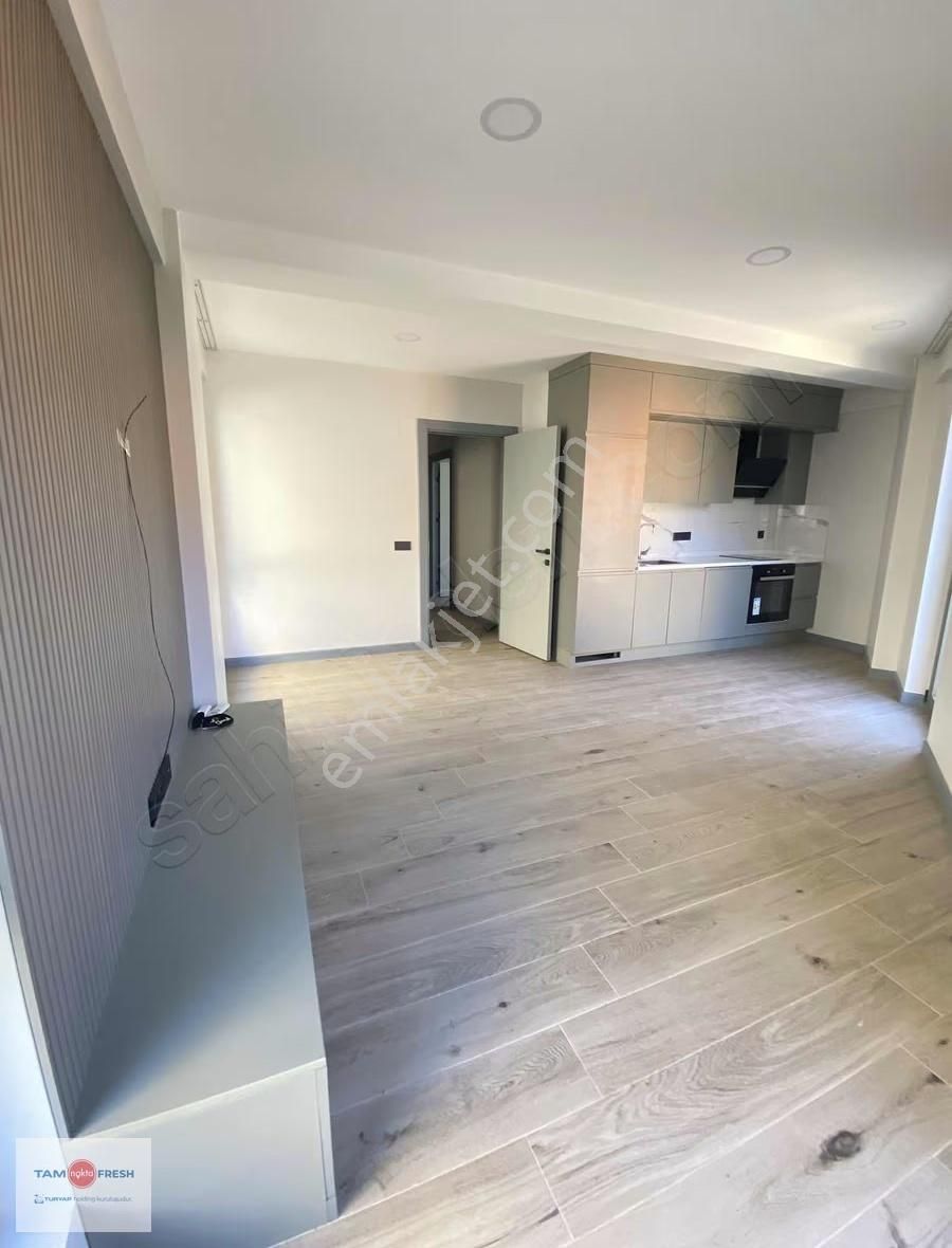 Urla Merkezde Kiralık 1+1 Daire - Görsel 14