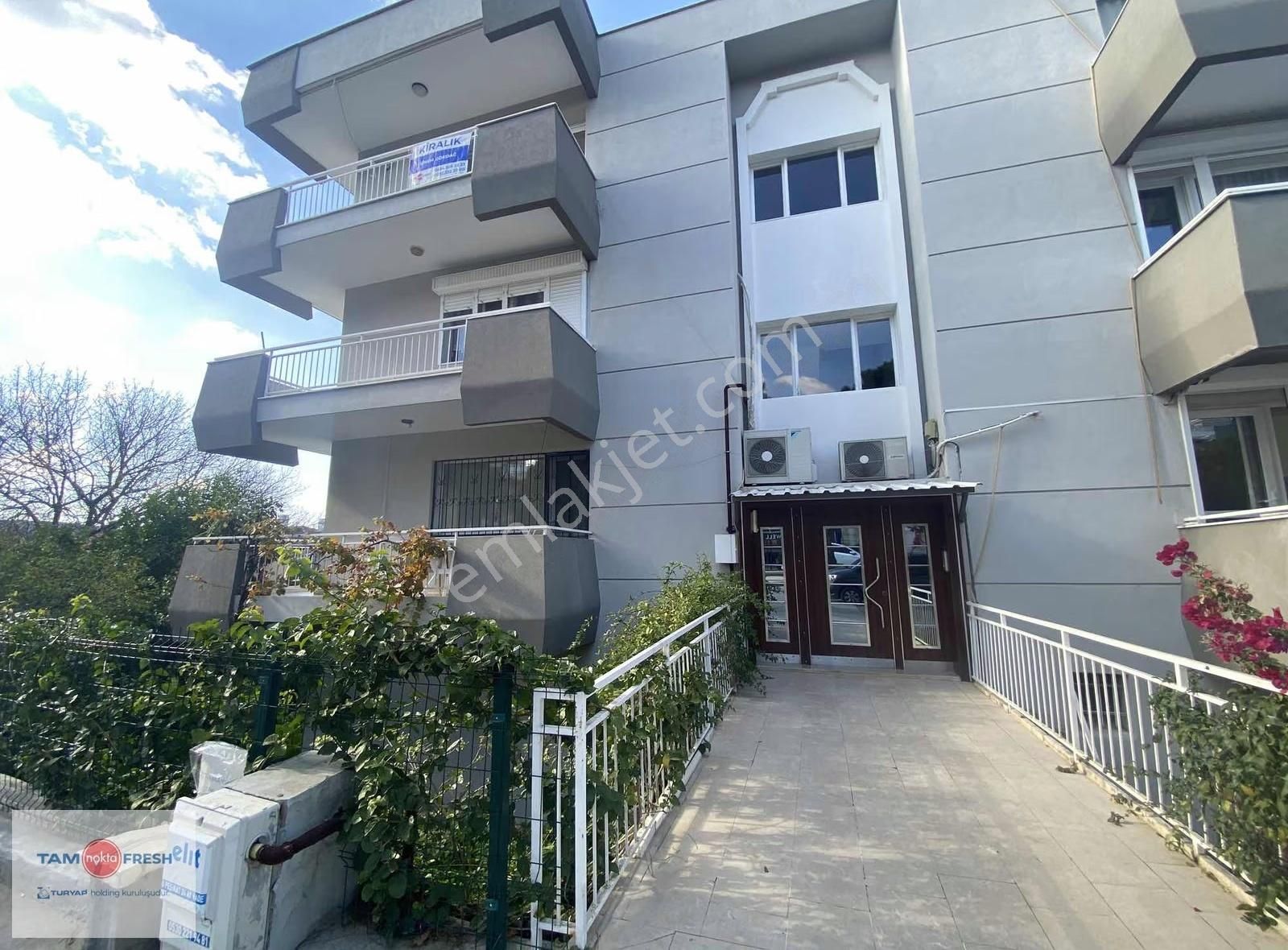 Urla'da Ana Cadde Üzerinde Kiralık Daire