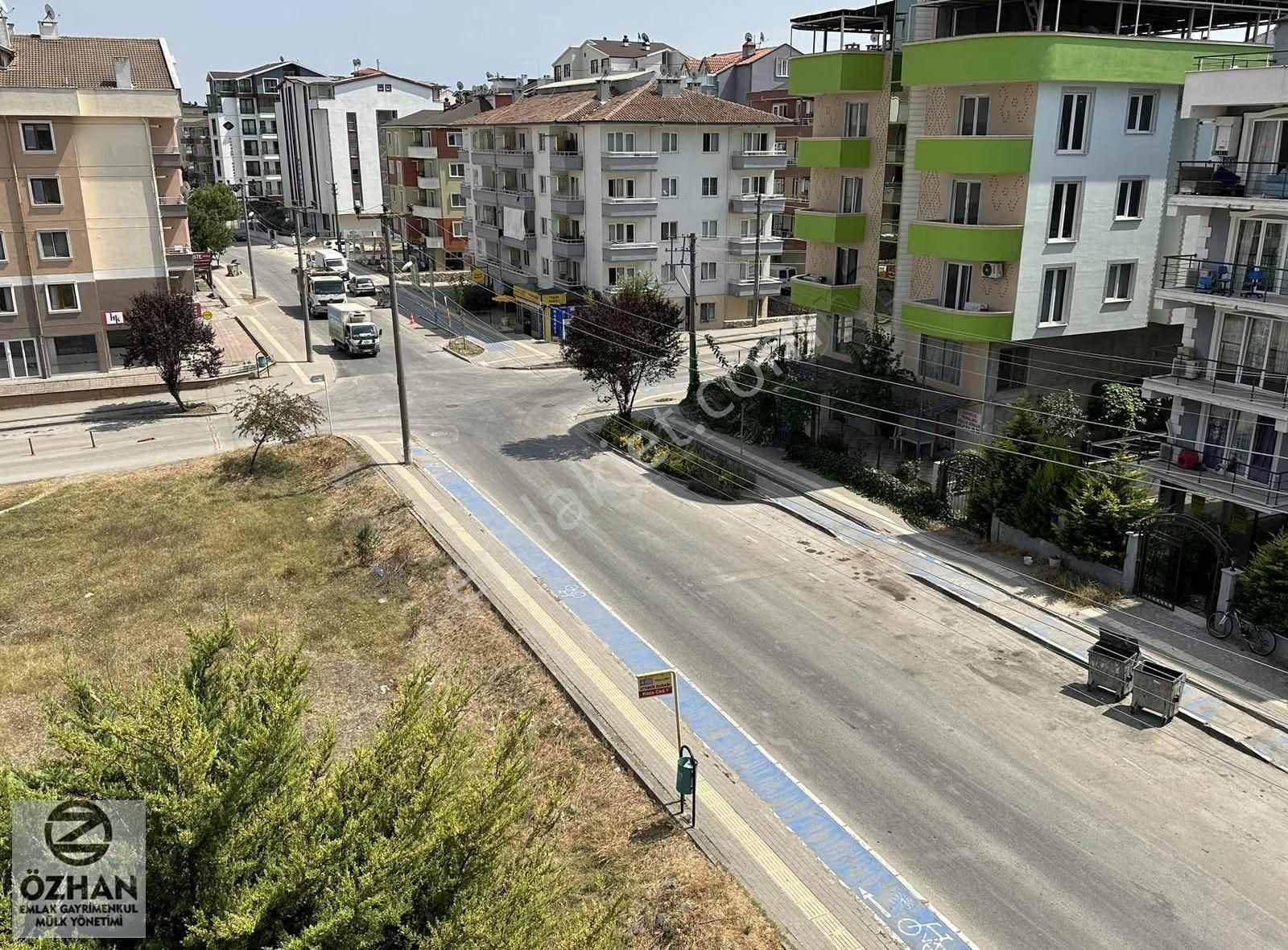 Özhan Emlaktan Koza Cad.de Site İçi Kiralık Eşyalı 1+1 Daire - Görsel 29