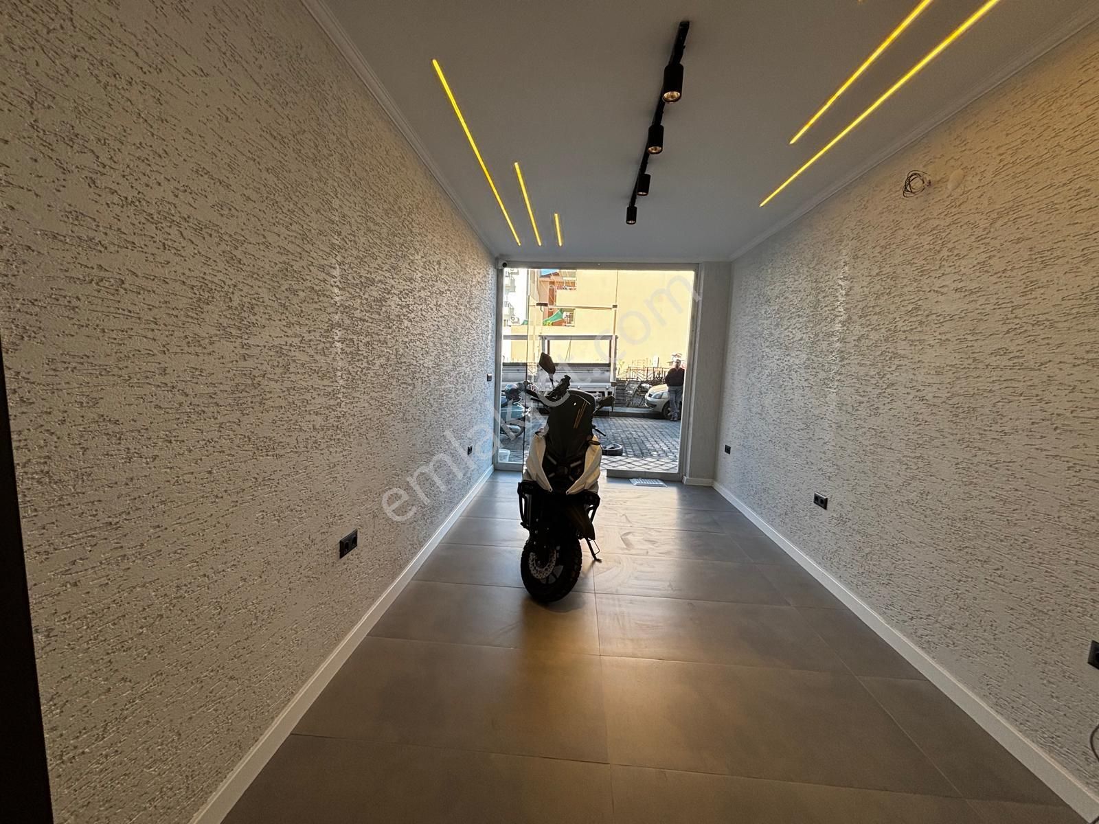 Karaçalıda Pazar Yerine Bakan Ful Tadilatlı 24m² Satılık Dükkan