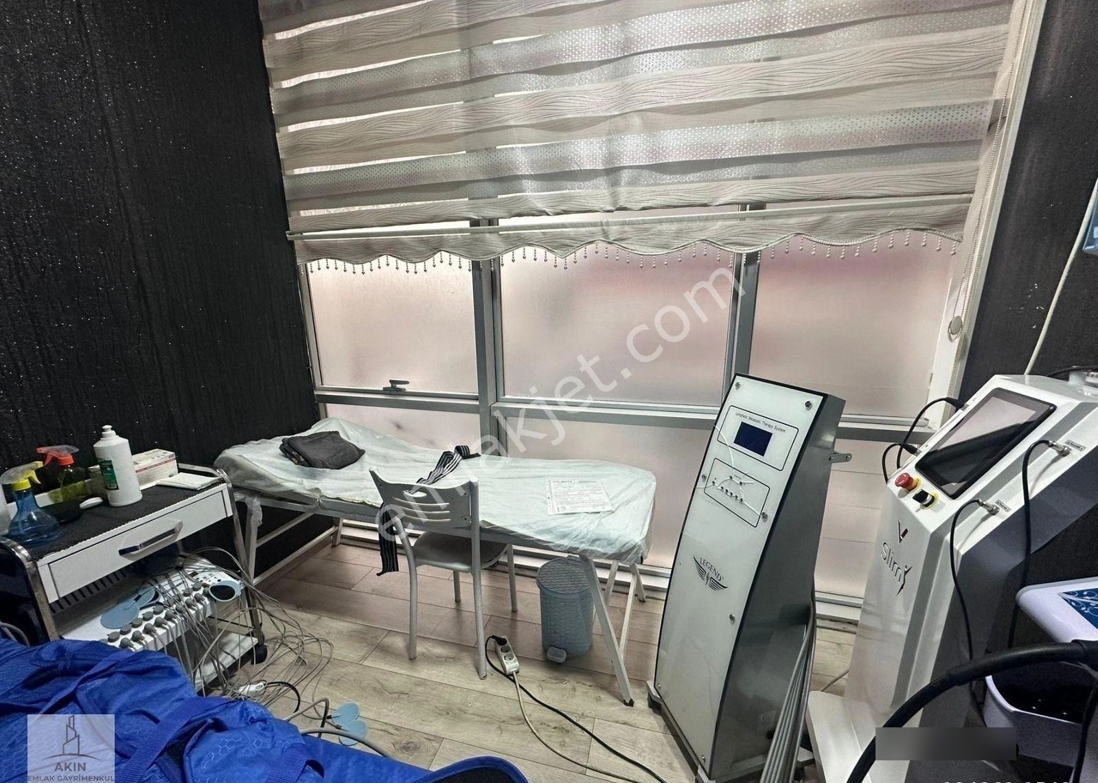 Küçükçekmece İnönü Mah. Muhteşem Konum Satılık Ofis - Görsel 12