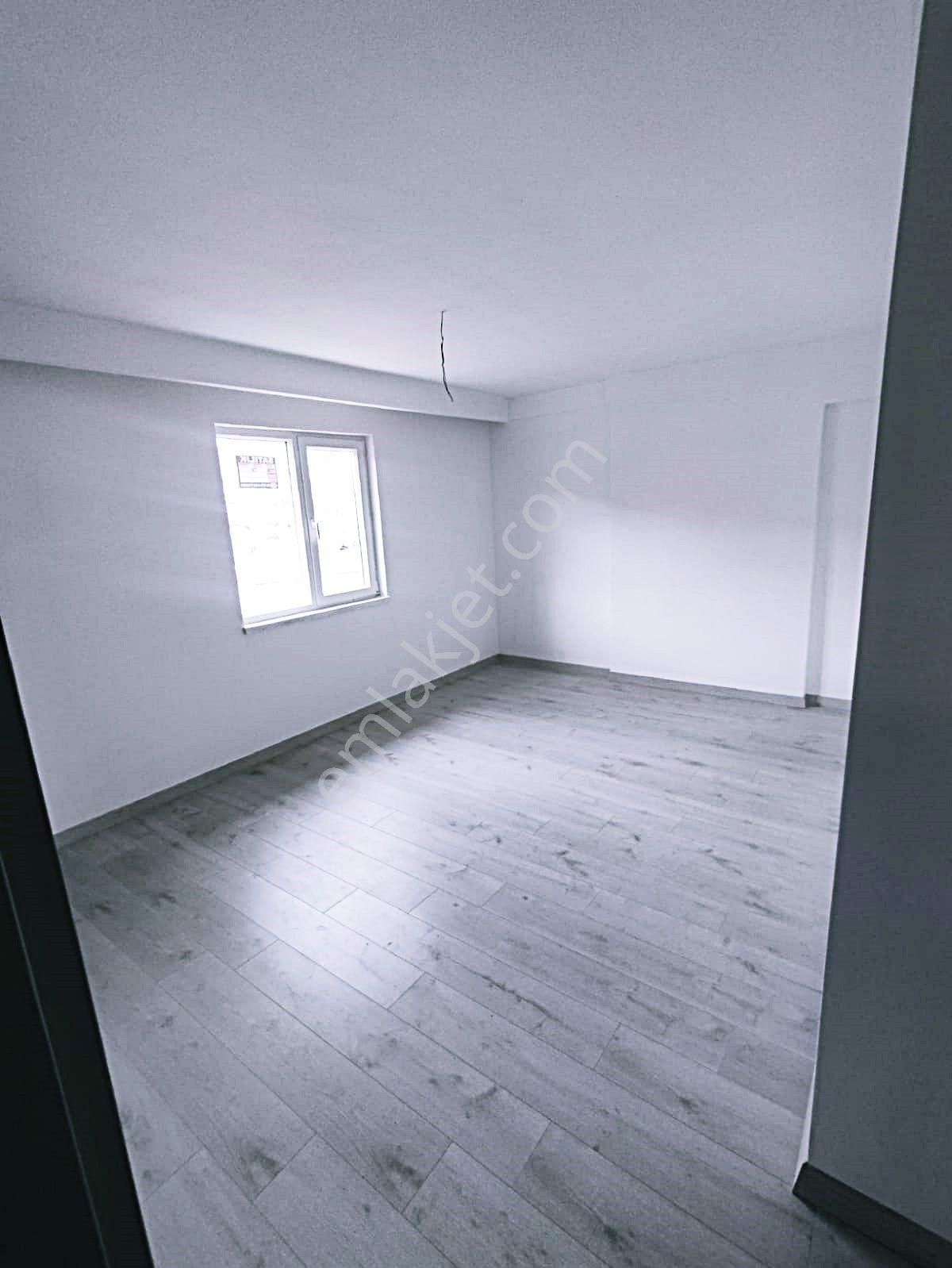 Cihandan Yakacık Da Sıfır Katta Çift Banyolu Satlık 3+1 Daire - Görsel 9