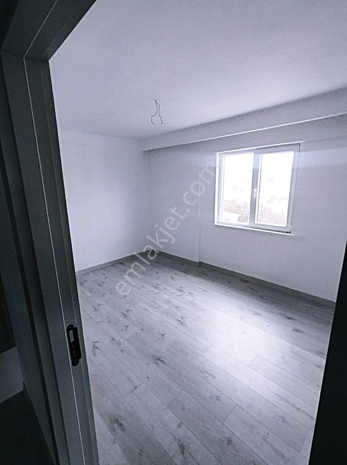 Cihandan Yakacık Da Sıfır Katta Çift Banyolu Satlık 3+1 Daire - Görsel 11