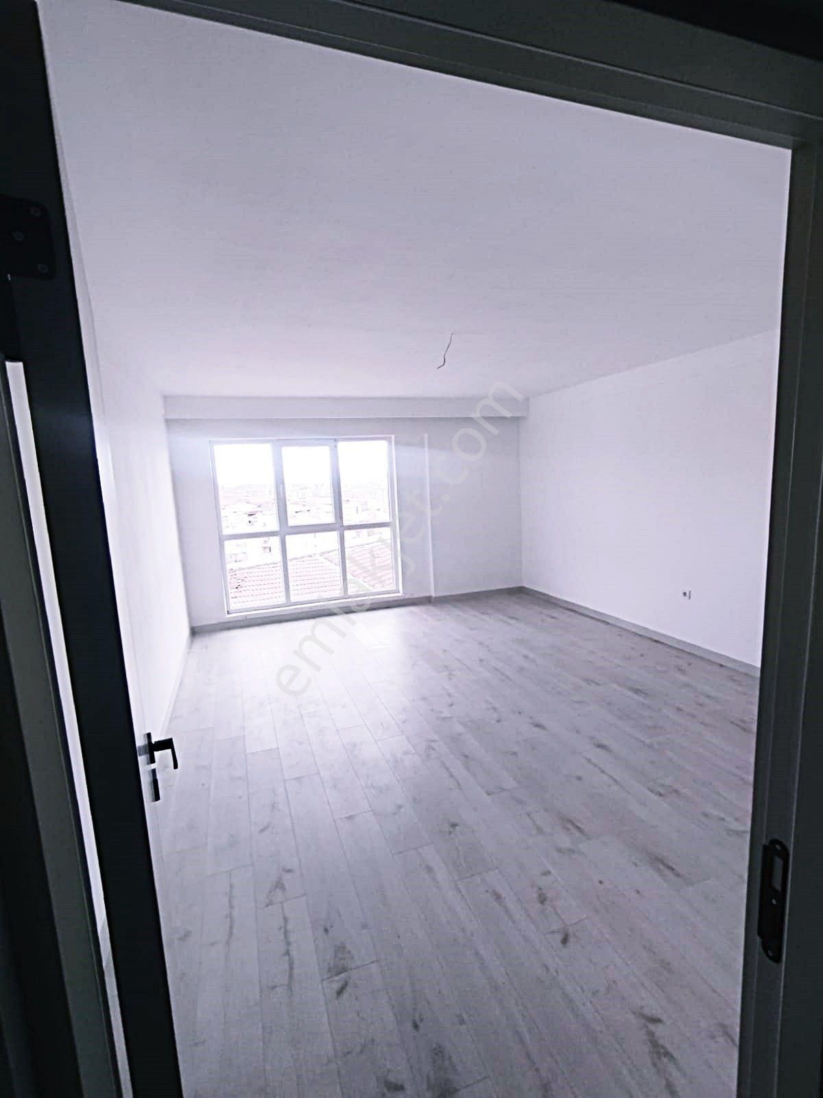 Cihandan Yakacık Da Sıfır Katta Çift Banyolu Satlık 3+1 Daire - Görsel 7