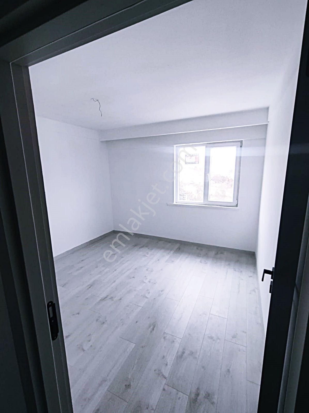 Cihandan Yakacık Da Sıfır Katta Çift Banyolu Satlık 3+1 Daire - Görsel 8