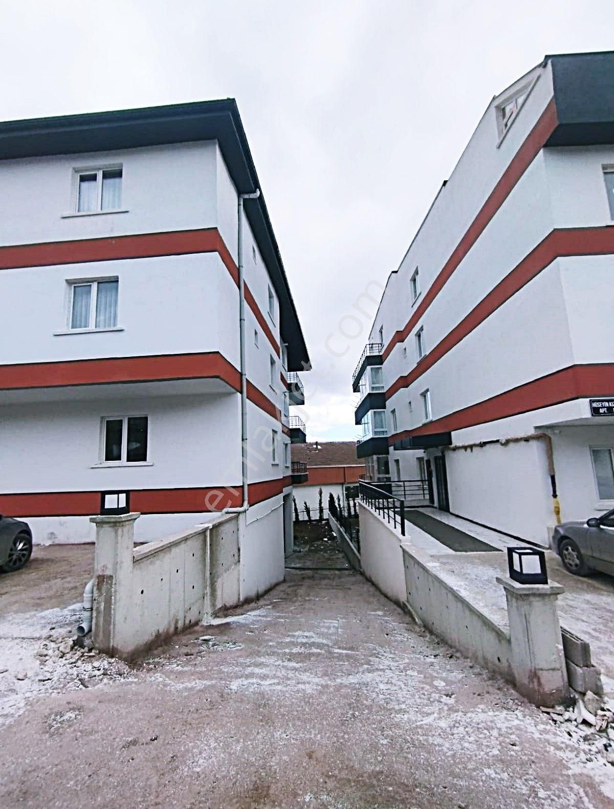 Cihandan Yakacık Da Sıfır Katta Çift Banyolu Satlık 3+1 Daire - Görsel 17