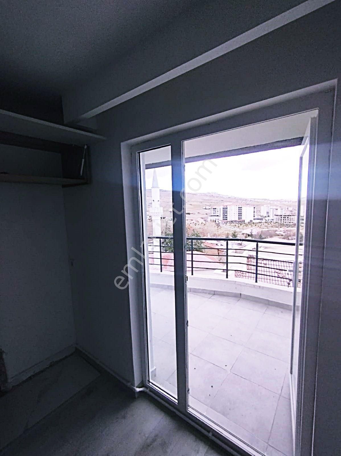 Cihandan Yakacık Da Sıfır Katta Çift Banyolu Satlık 3+1 Daire - Görsel 6