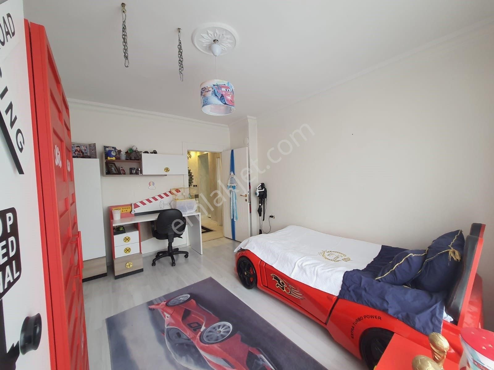 Karapürçekte 4+1 Ön Cephe Merkezde Çift Banyo Masrafsız Daire - Görsel 9