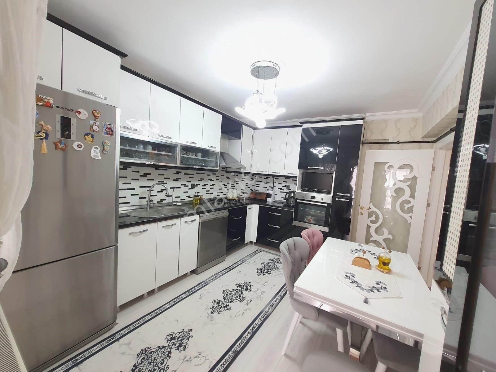 Karapürçekte 4+1 Ön Cephe Merkezde Çift Banyo Masrafsız Daire - Görsel 5