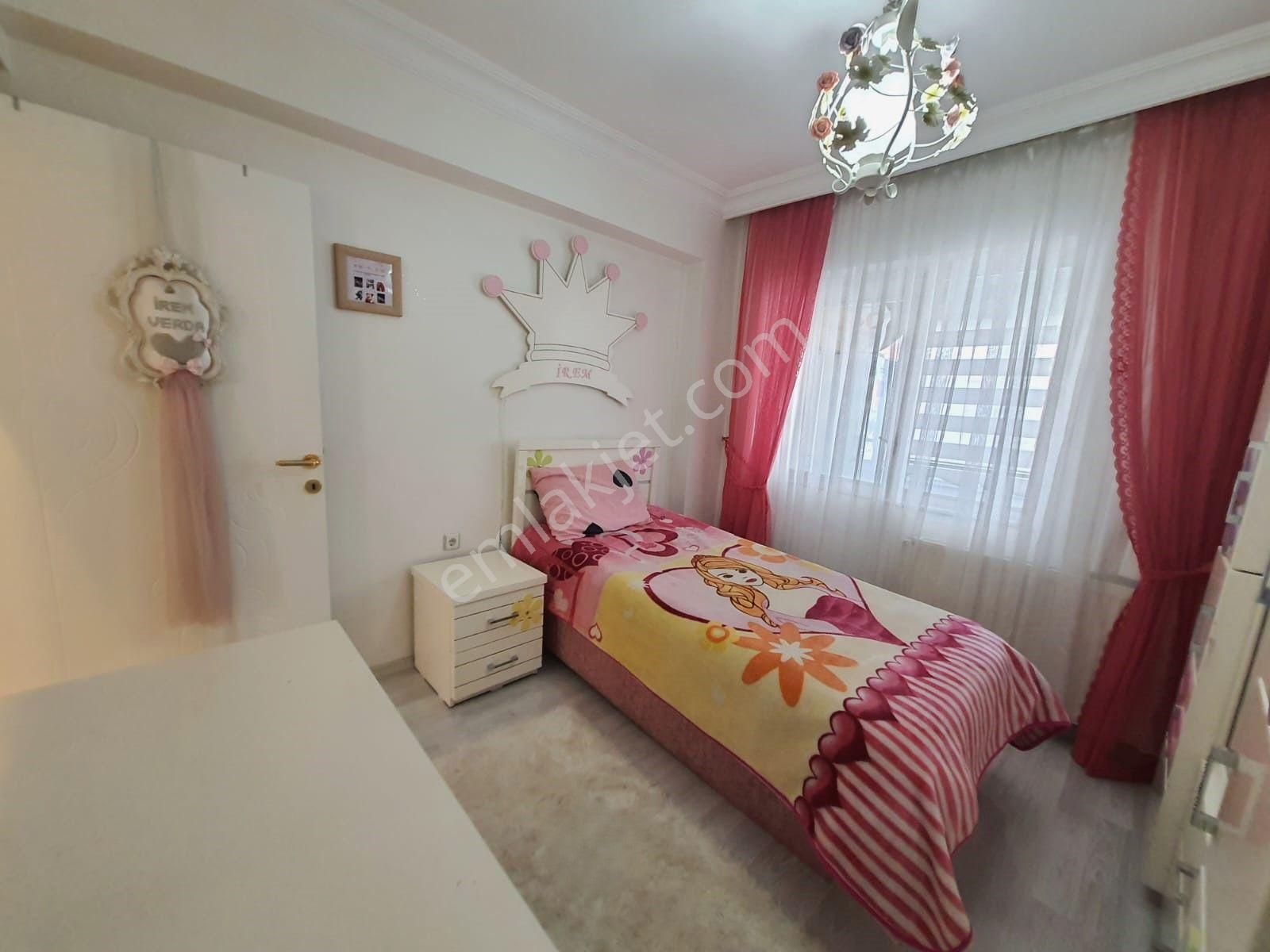 Karapürçekte 4+1 Ön Cephe Merkezde Çift Banyo Masrafsız Daire - Görsel 12