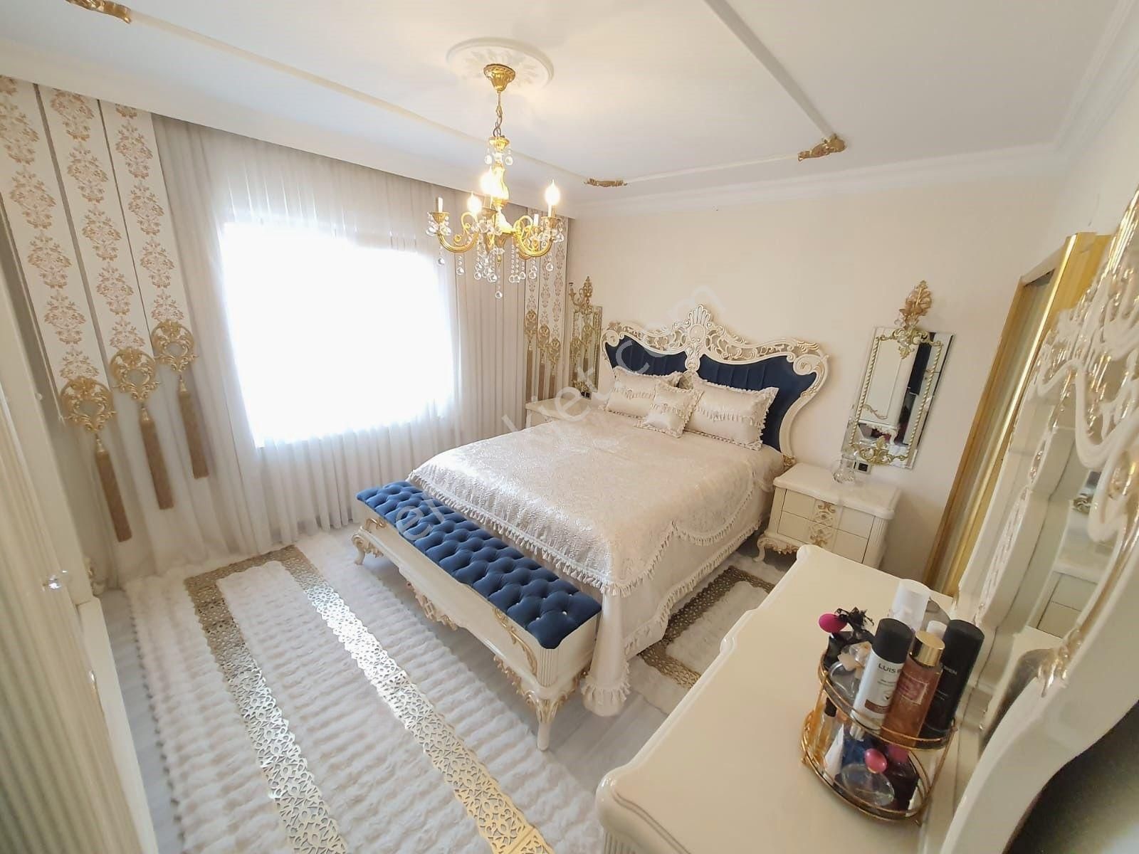 Karapürçekte 4+1 Ön Cephe Merkezde Çift Banyo Masrafsız Daire - Görsel 8