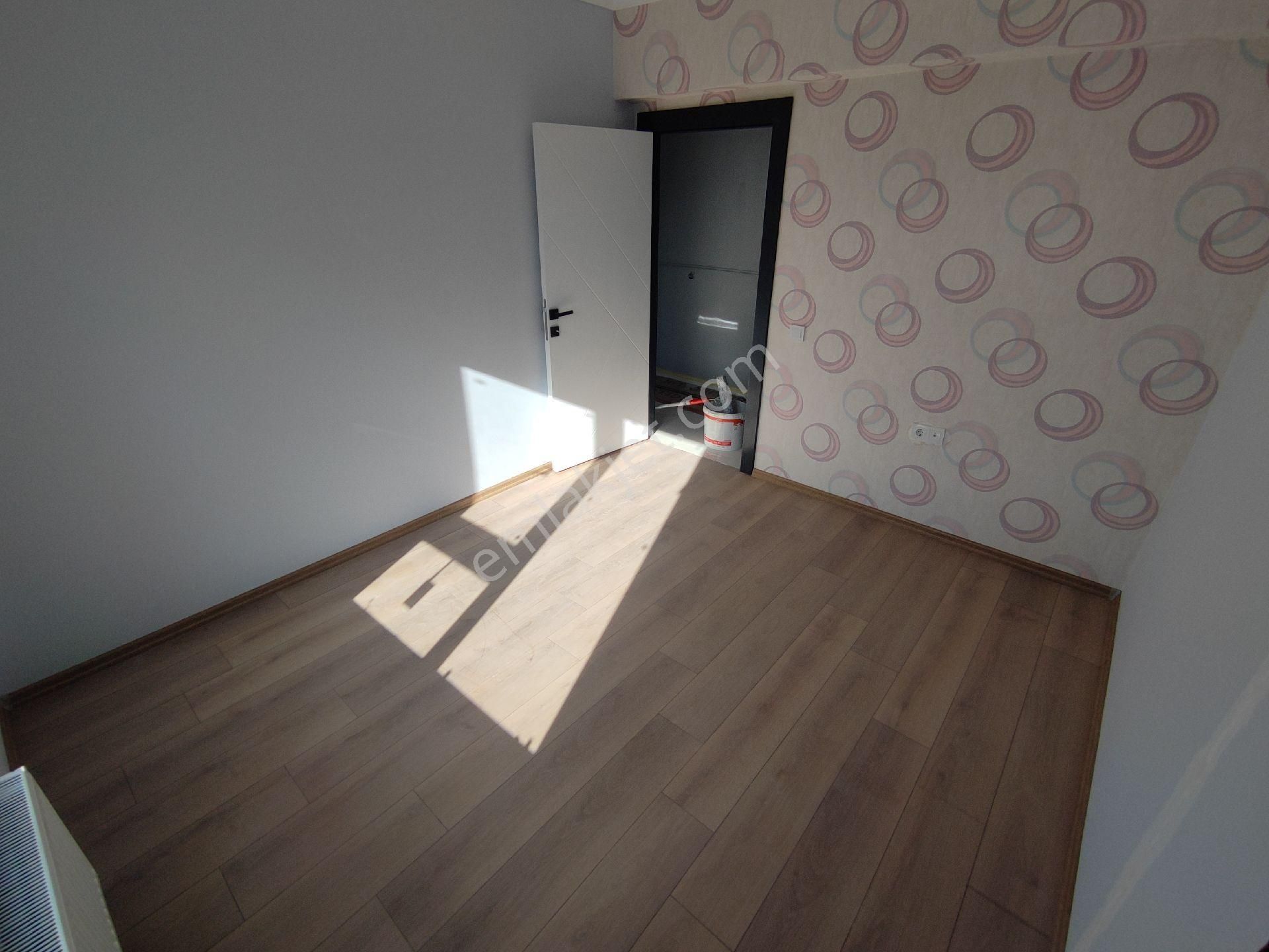 Karapürçekte 4+1 Site İçerisinde Giyinme Odalı Kapalı Havuzlu - Görsel 13