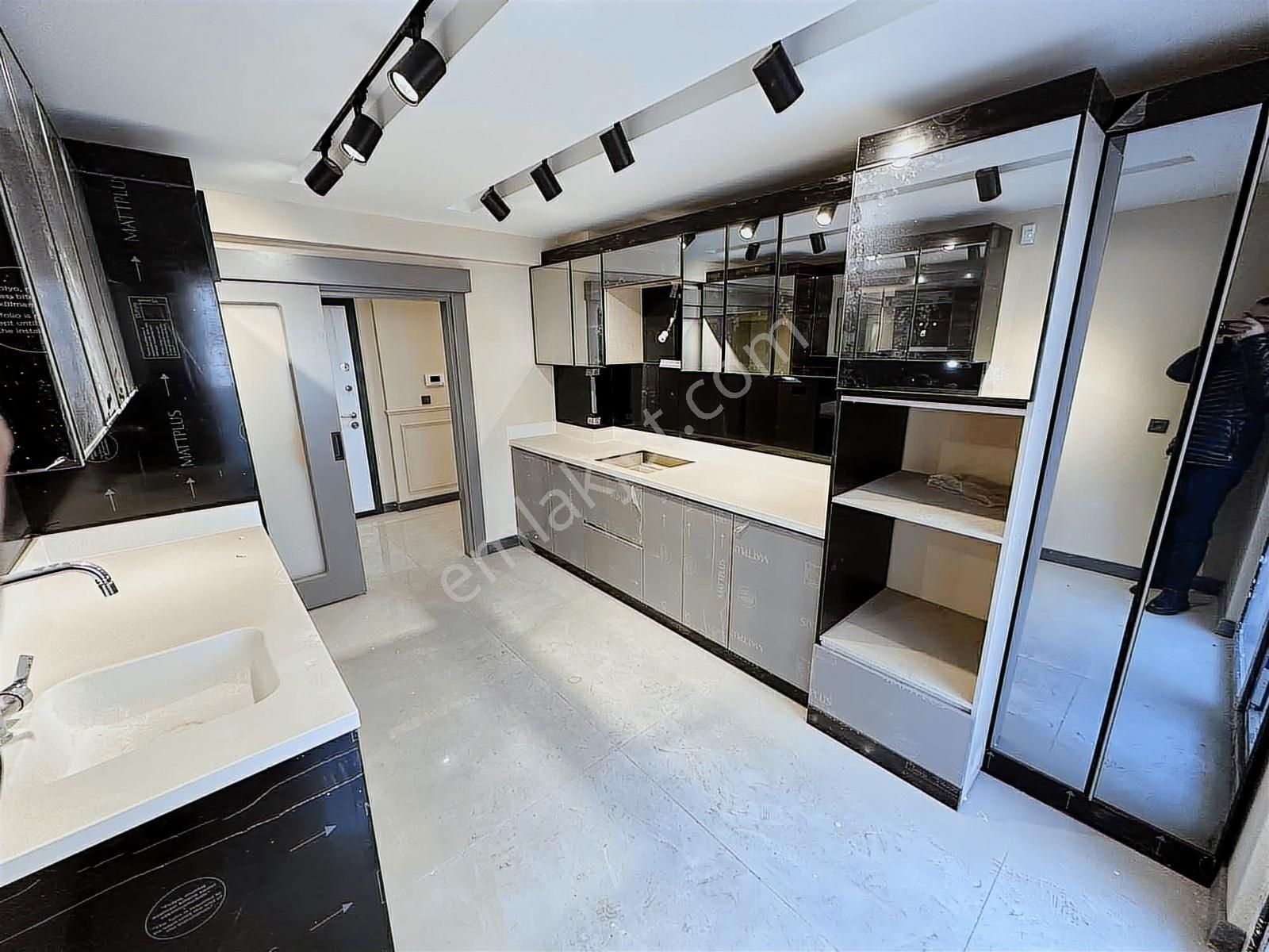 Taylan Emlaktan Karapürçekte A.ısıtma Süper Lüks Satılık Daire - Görsel 8