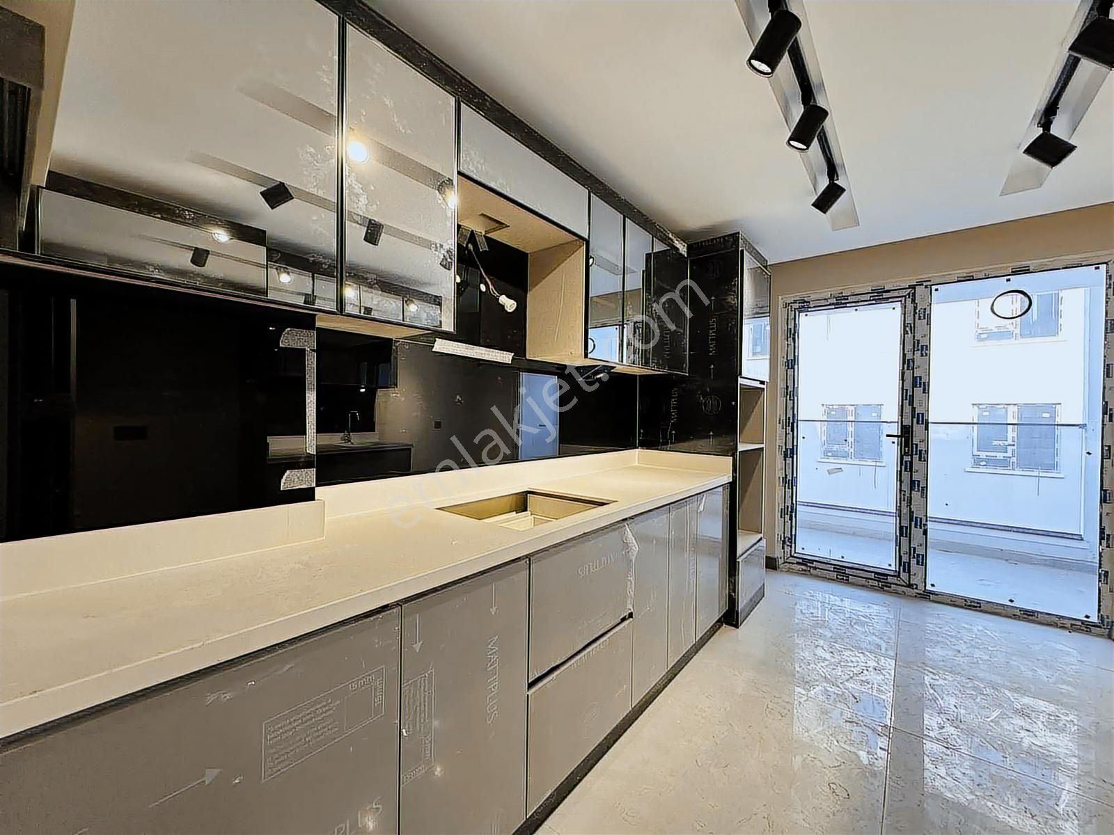 Taylan Emlaktan Karapürçekte A.ısıtma Süper Lüks Satılık Daire - Görsel 3