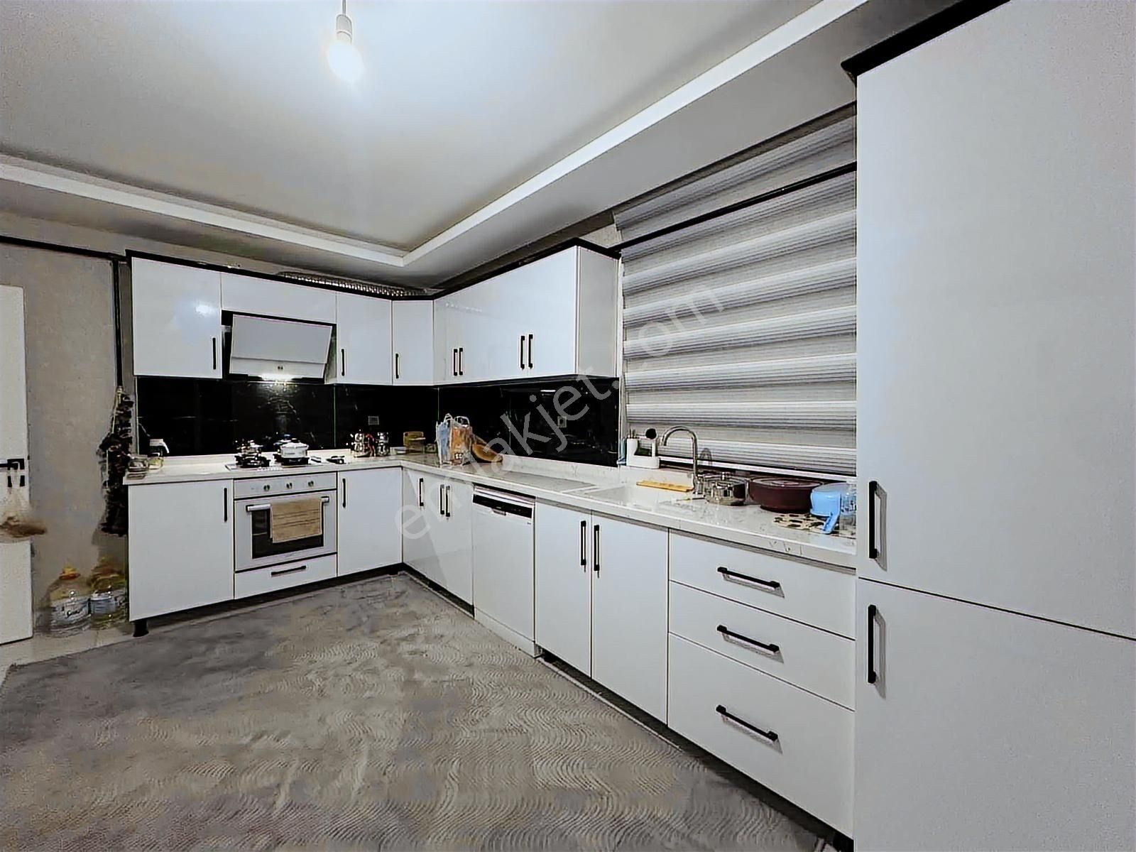 Taylan Emlaktan Site İçerisinde 3+1 Lüx Satılık Daire - Görsel 33