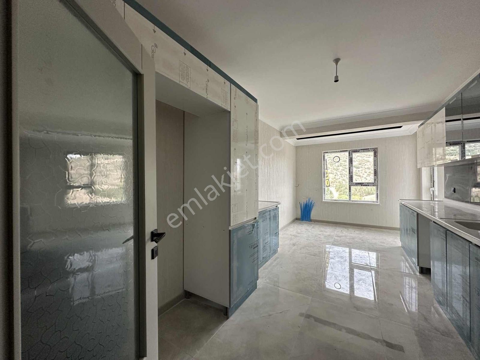 Taylan Emlaktan Karapürçekte A.ısıtma Full Yapılı Satılık Daire - Görsel 12