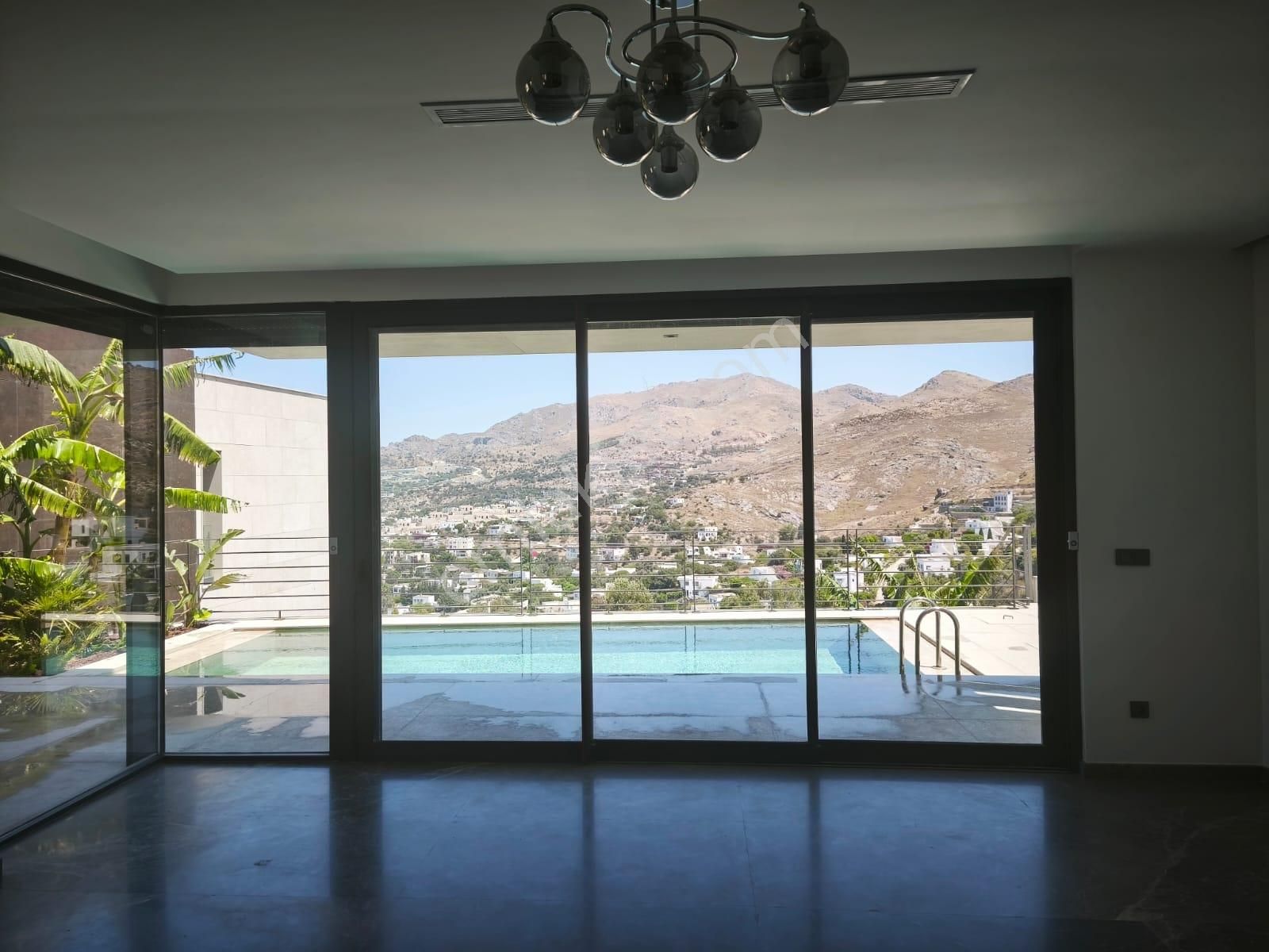 Gümüşlükte 5+1 Lüks Dubleks Satılık Villa - Görsel 11