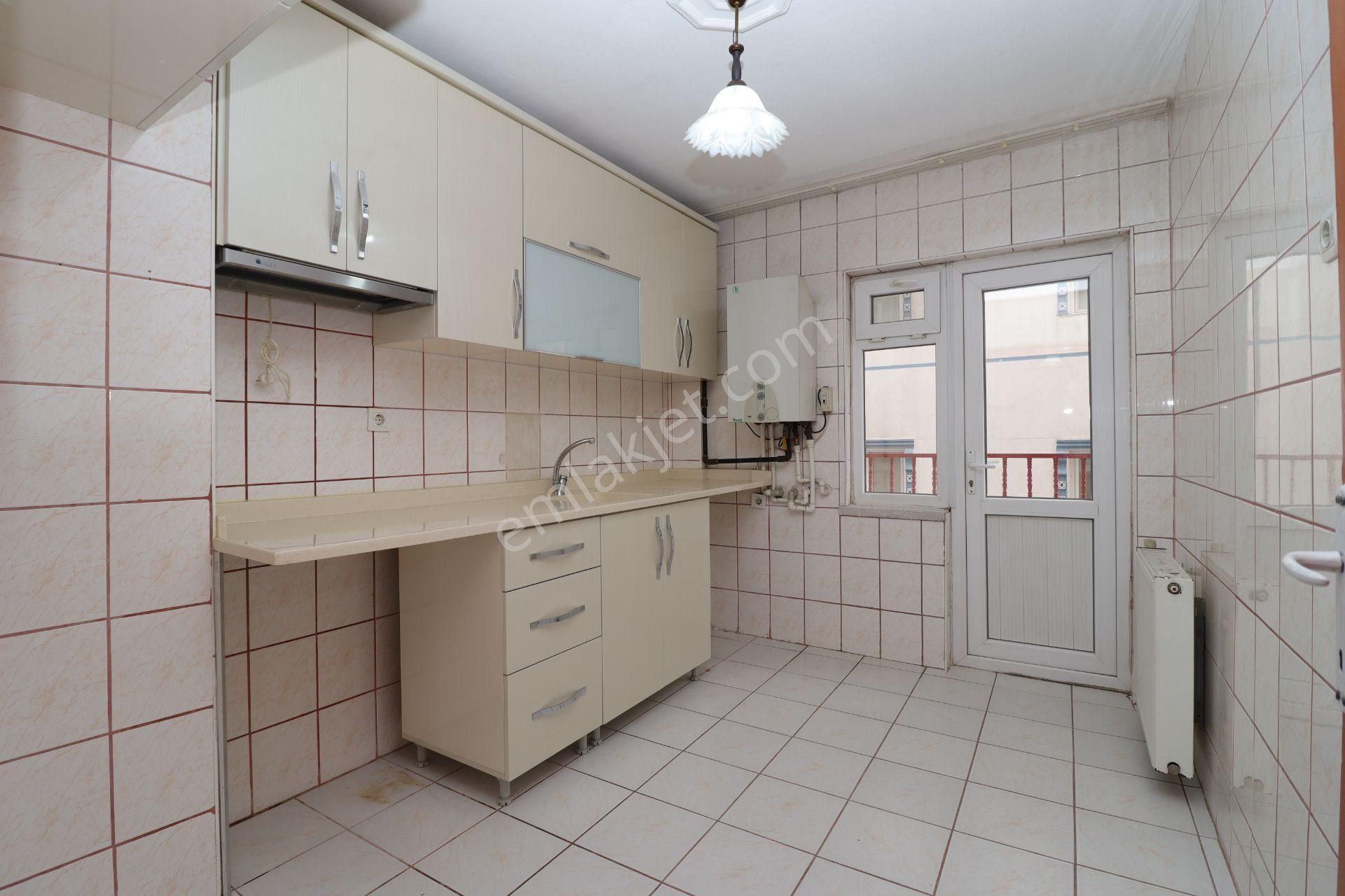 Akif'ten Atakent'te 3+1 Doğu Cephe 14.cadde Yanı Ara Kat Kiralık Daire - Görsel 2