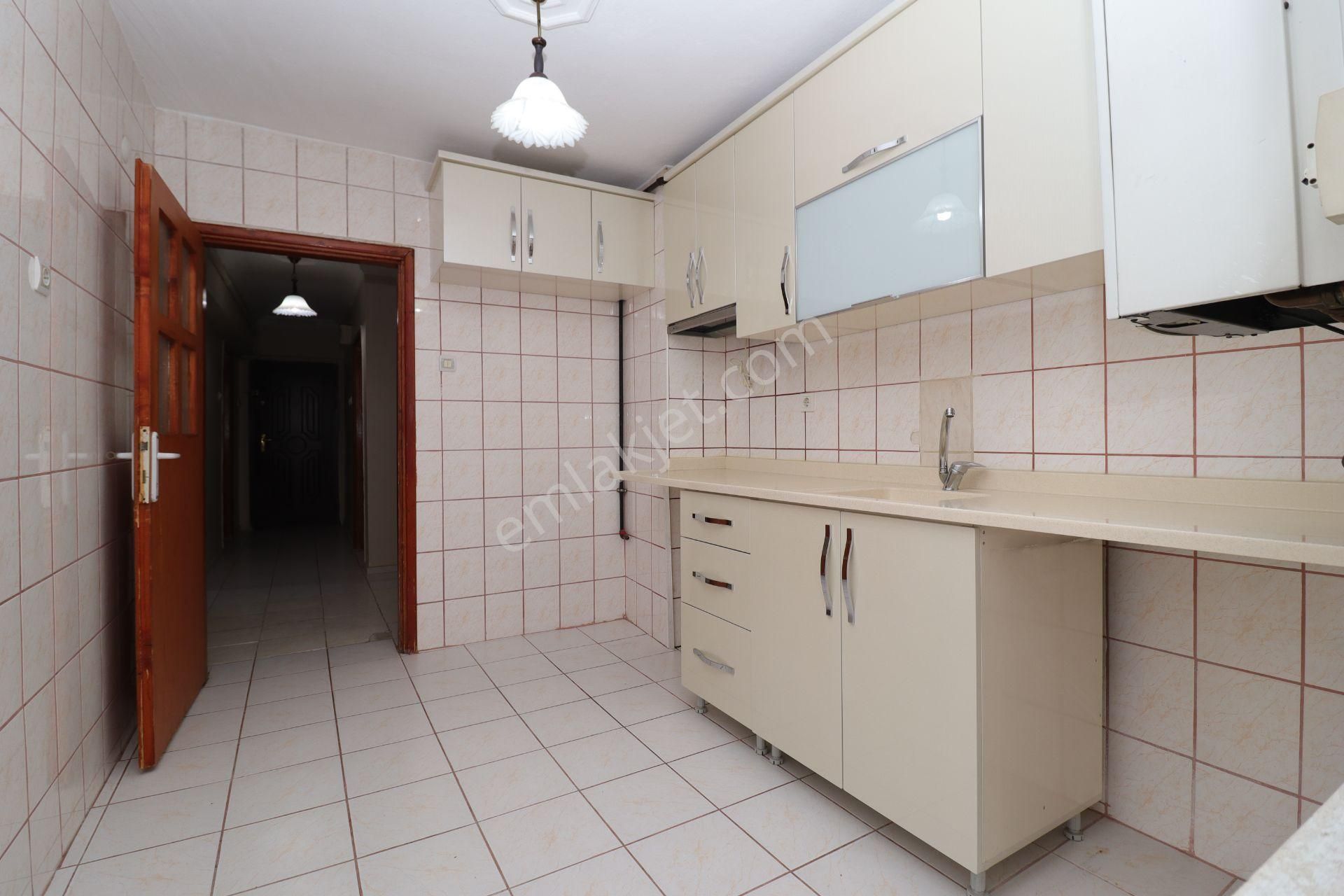 Akif'ten Atakent'te 3+1 Doğu Cephe 14.cadde Yanı Ara Kat Kiralık Daire - Görsel 4