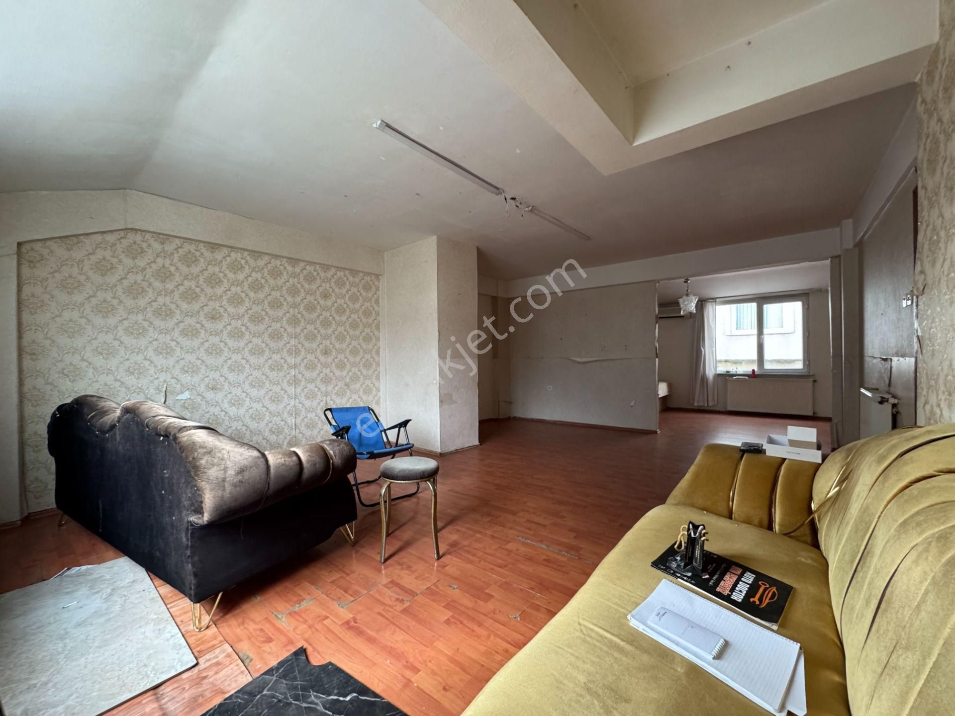 Next House'dan, Cumhuriyet'te 2+1 Geniş Kiralık Daire - Görsel 2