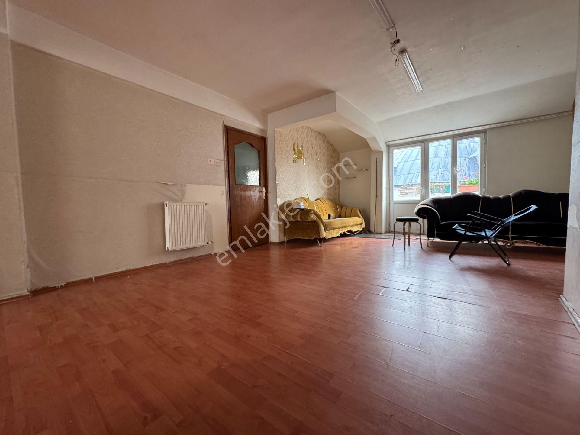 Next House'dan, Cumhuriyet'te 2+1 Geniş Kiralık Daire - Görsel 3