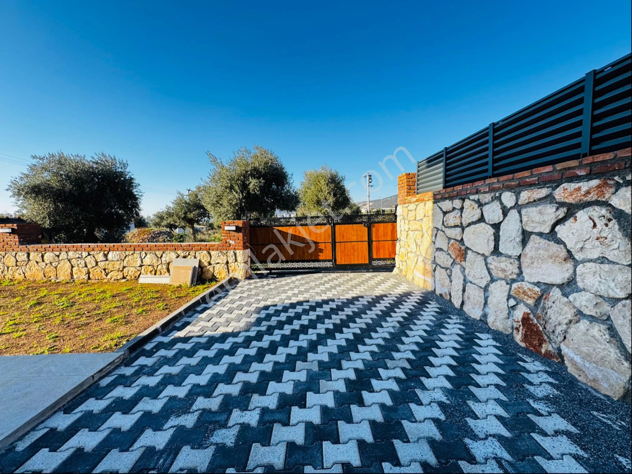 Ak Merkeze Çift Banyolu 3 + 1 Müstakil Havuzu Villa - Görsel 6