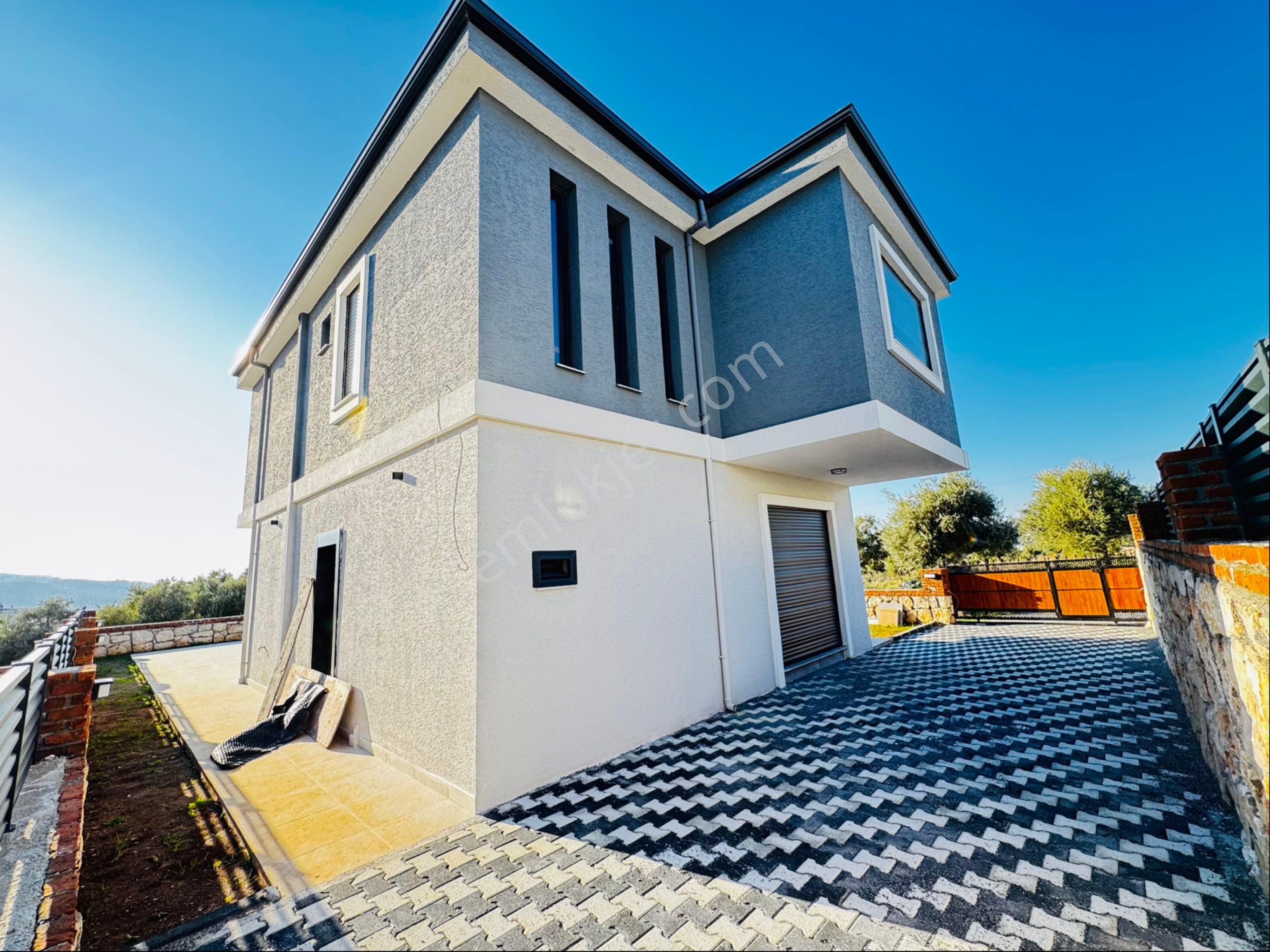 Ak Merkeze Çift Banyolu 3 + 1 Müstakil Havuzu Villa - Görsel 5