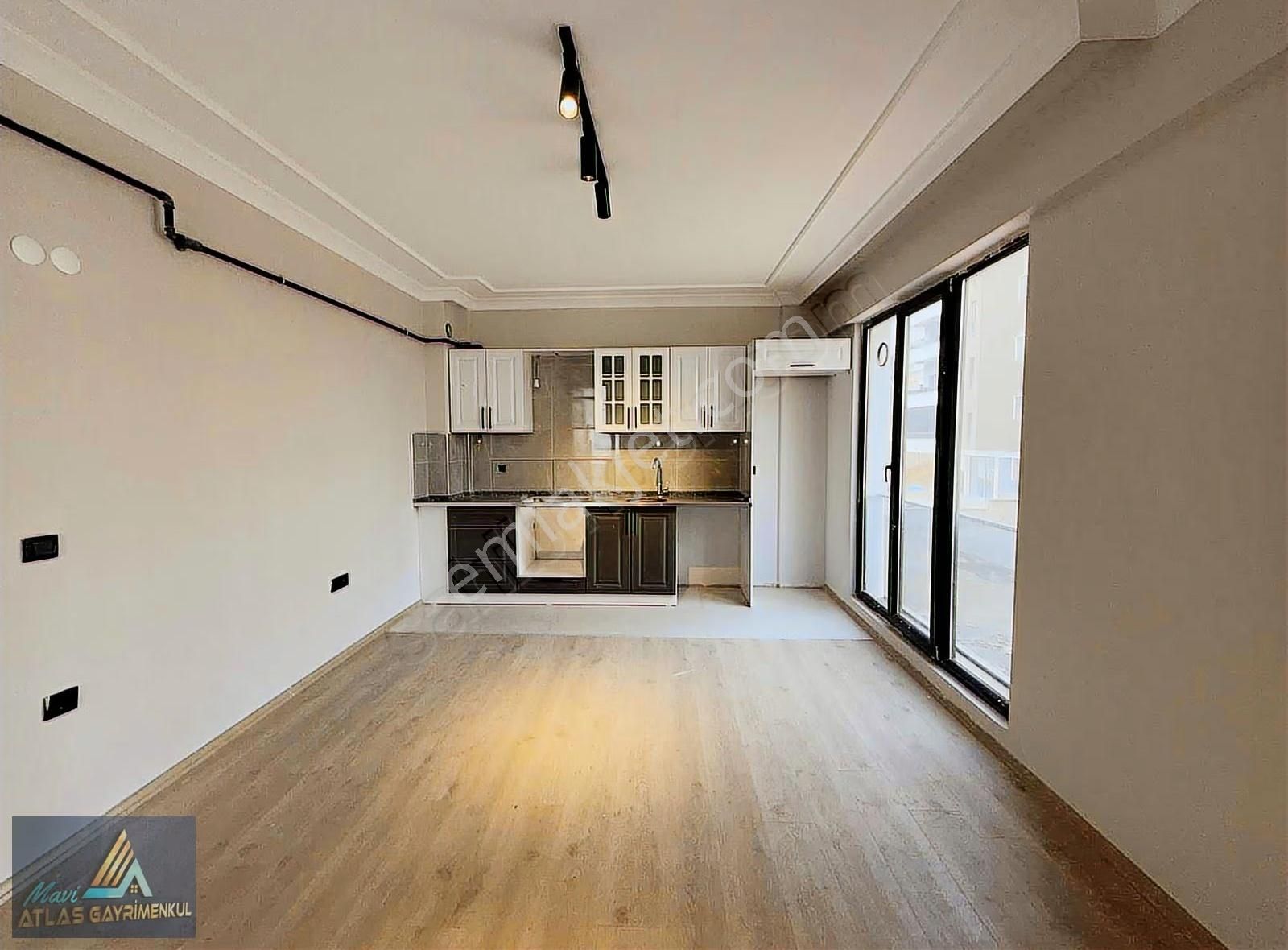 Tramvaya Sahile Yürüme Mesafesinde Lüks 1+1 Daire