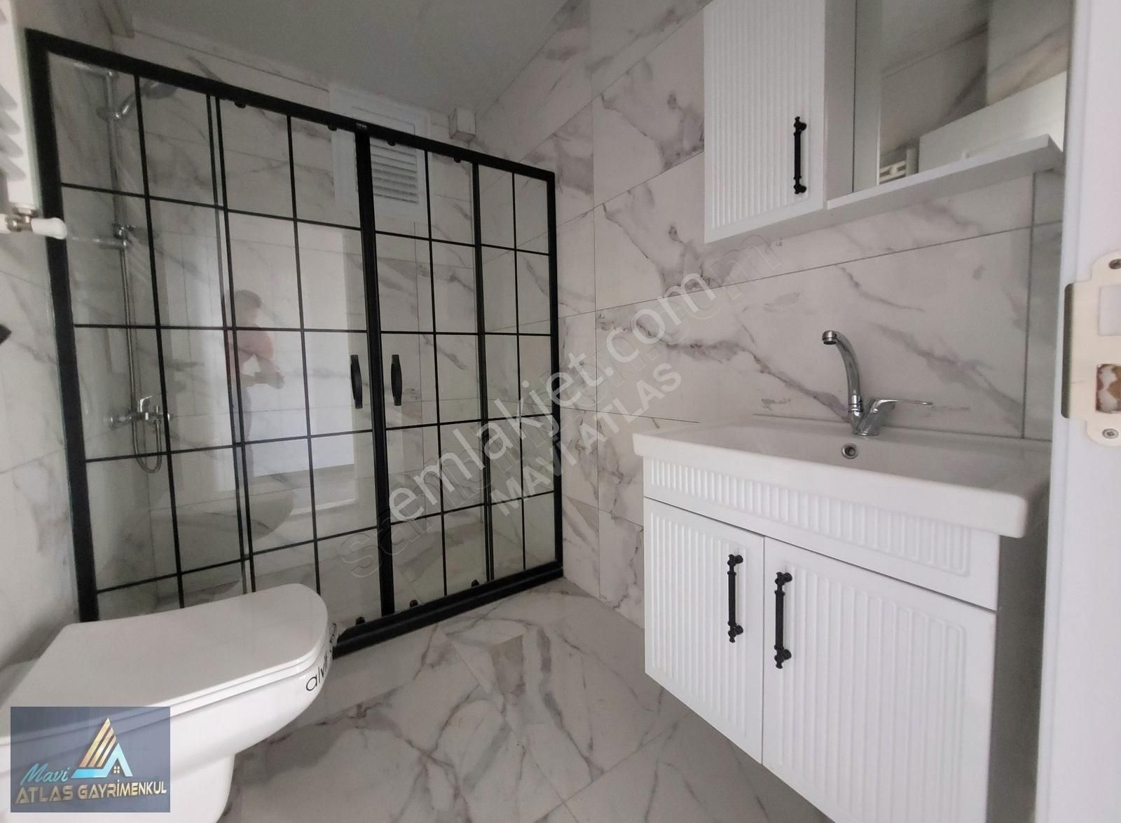 Mavi Atlastan Körfez De Deniz Manzaralı Satılık 1+1 Daireler - Görsel 3