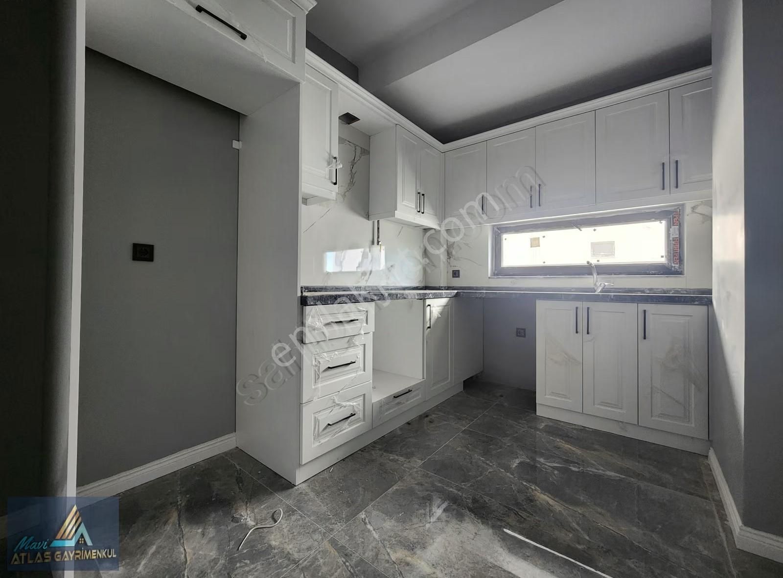 Mavi Atlas'tan Ayrı Mutfaklı Sıfır Ara Kat 2+1 Daire - Görsel 12