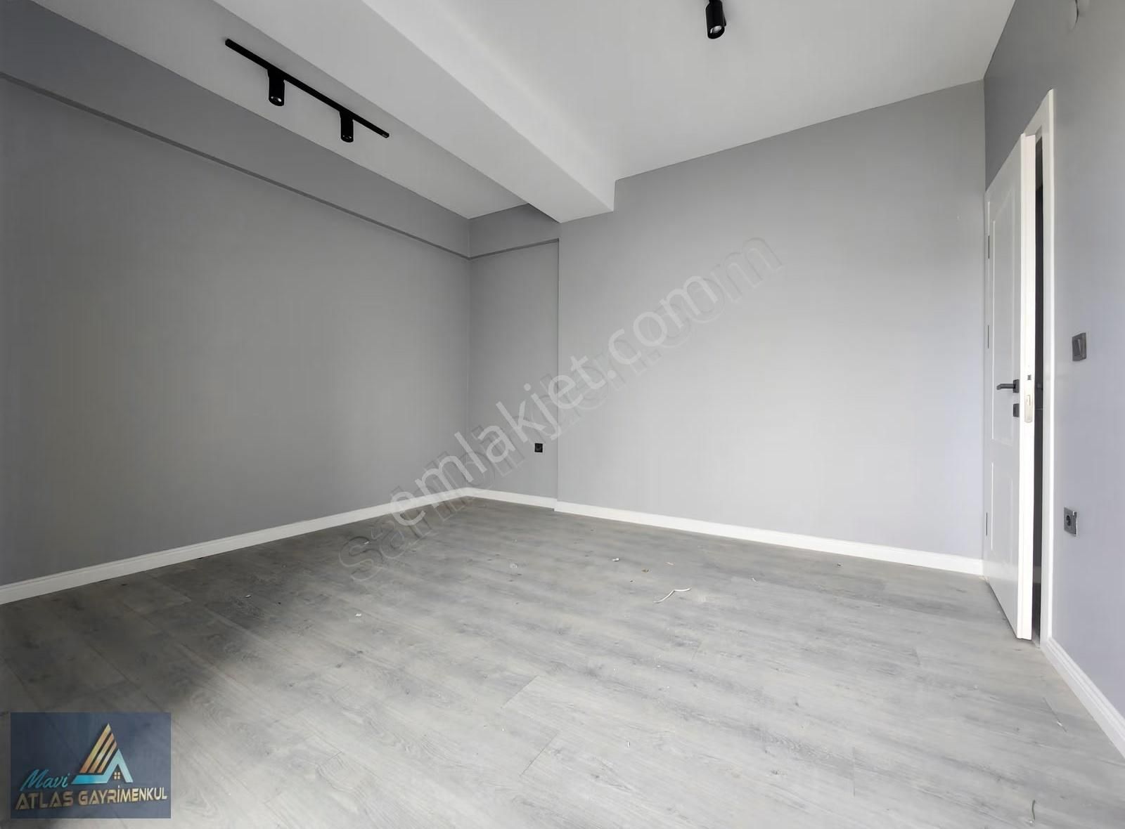 Mavi Atlas'tan Ayrı Mutfaklı Sıfır Ara Kat 2+1 Daire - Görsel 16