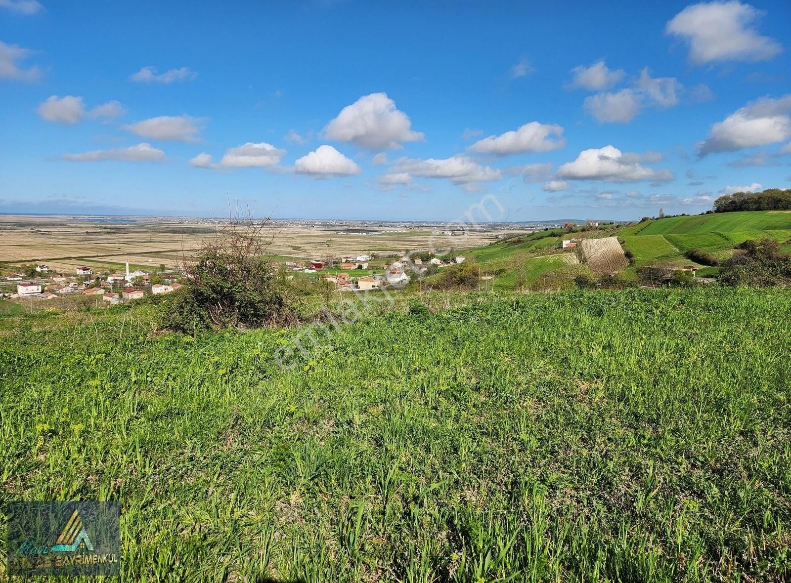 Mavi Atlastan Alaçam Yeniköy De Deniz Manzaralı Satılık Tarla