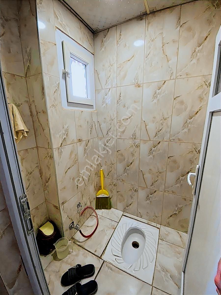 Mithat Paşa Mah.'nde 2 Kat Ev Altı Dükkan Kompl Satılık Müstakil - Görsel 24