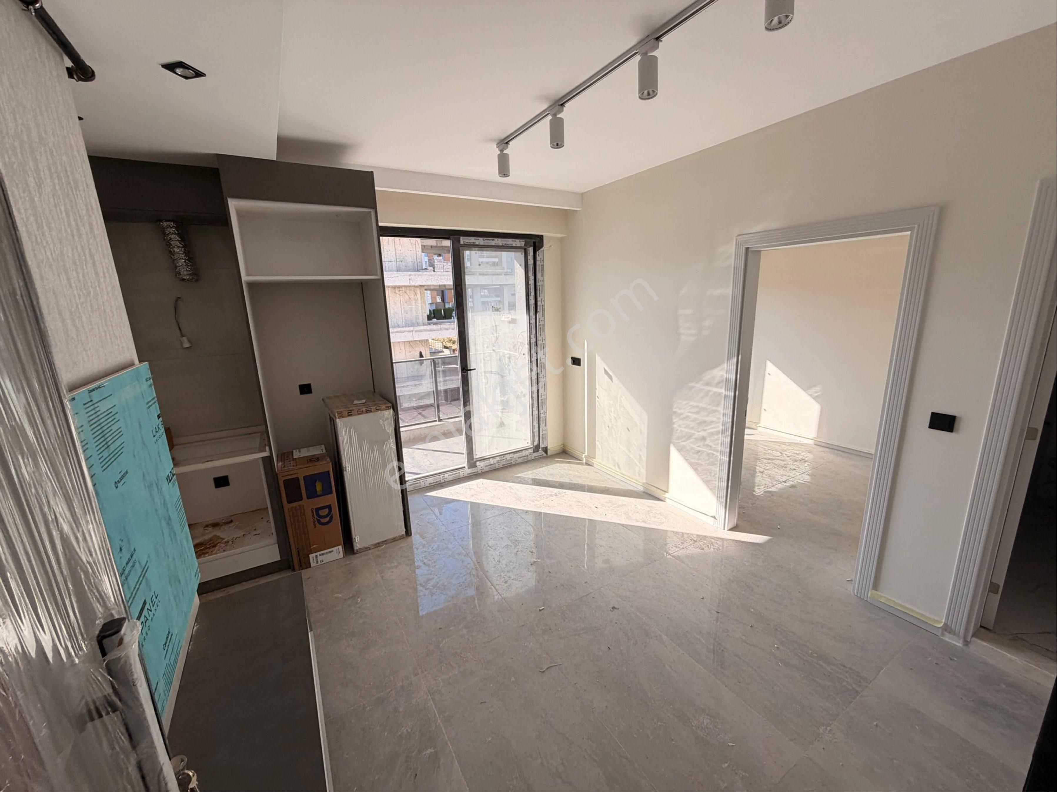 Karahasanlıda Arakat Asansörlü Balkonlu Şehir Hastane Yakını 1+1 Apart Satılık - Görsel 7