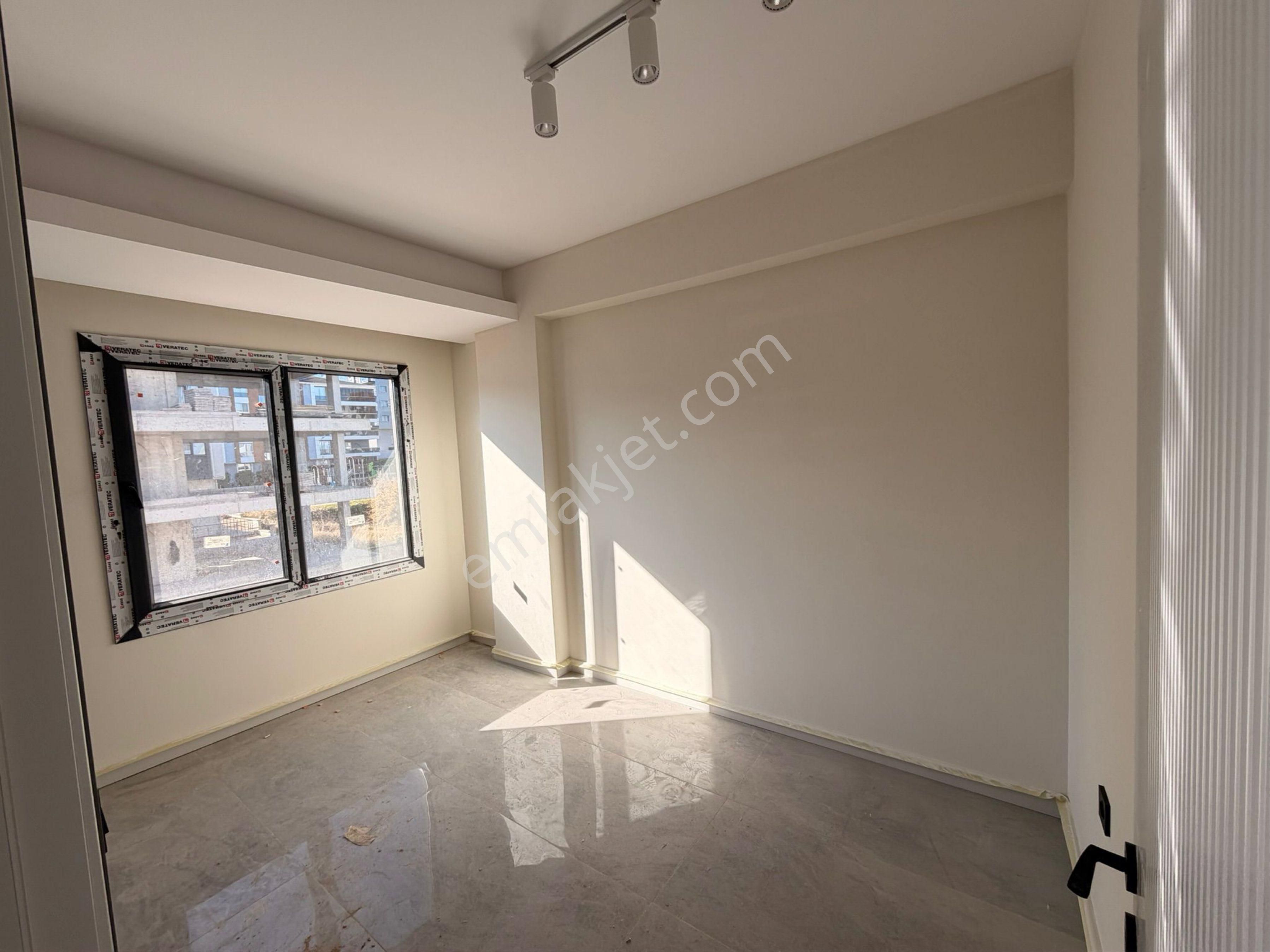 Karahasanlıda Arakat Asansörlü Balkonlu Şehir Hastane Yakını 1+1 Apart Satılık - Görsel 9