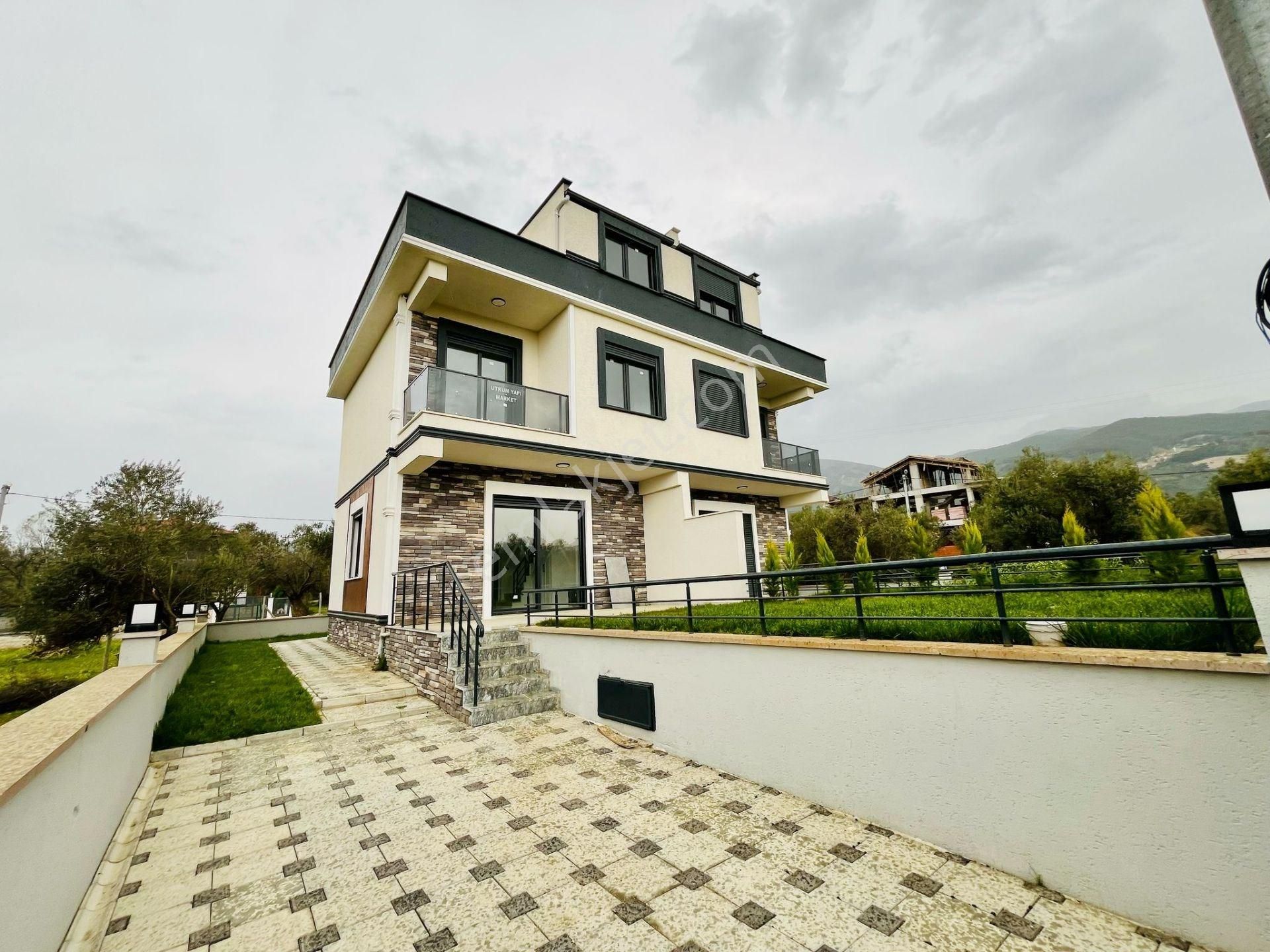 Yükselden Gürede Huzur Ve Sağlık Dolu Konumda 4+1 Lüks Villa - Görsel 25