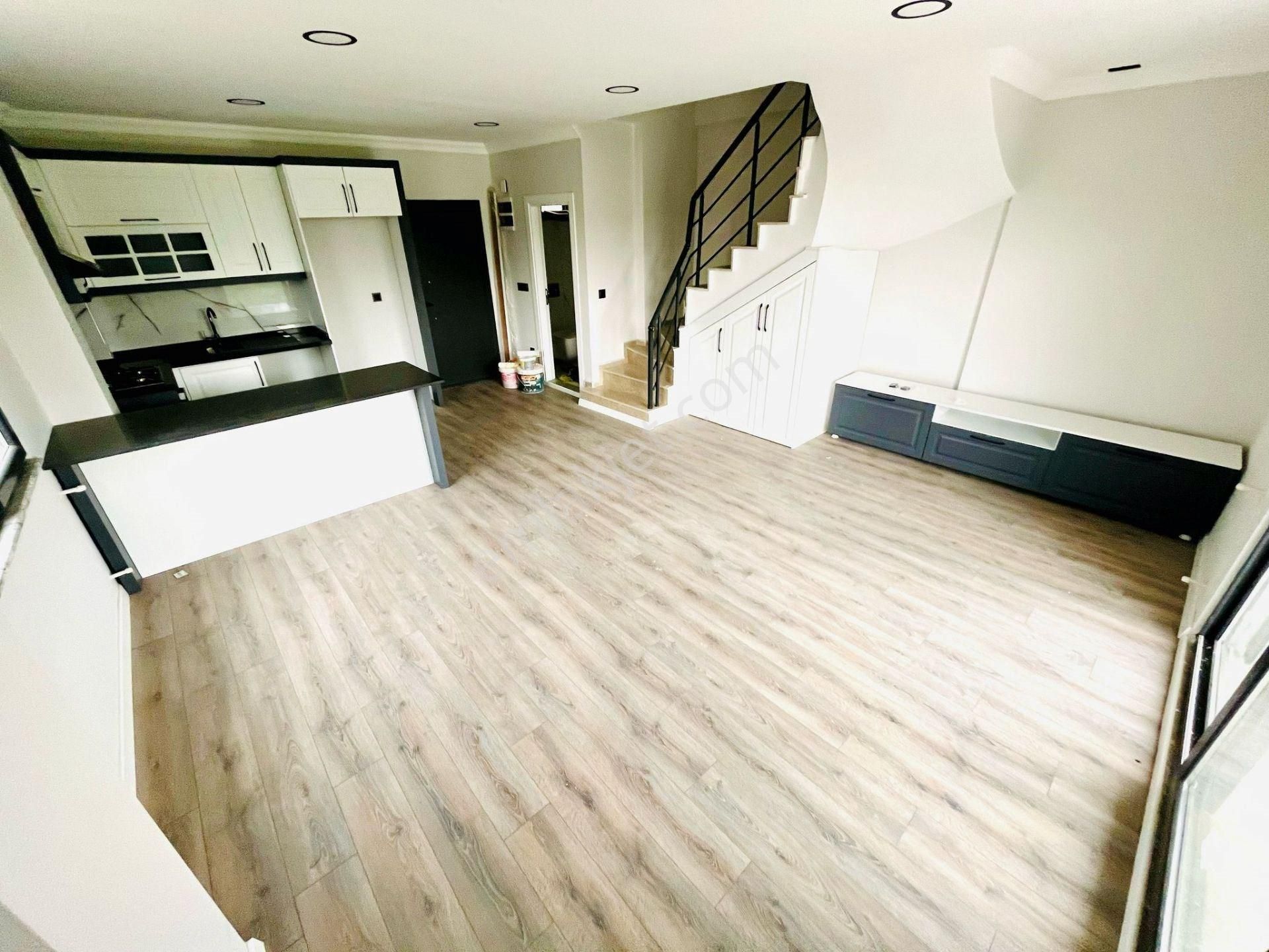 Yükselden Gürede Huzur Ve Sağlık Dolu Konumda 4+1 Lüks Villa - Görsel 19