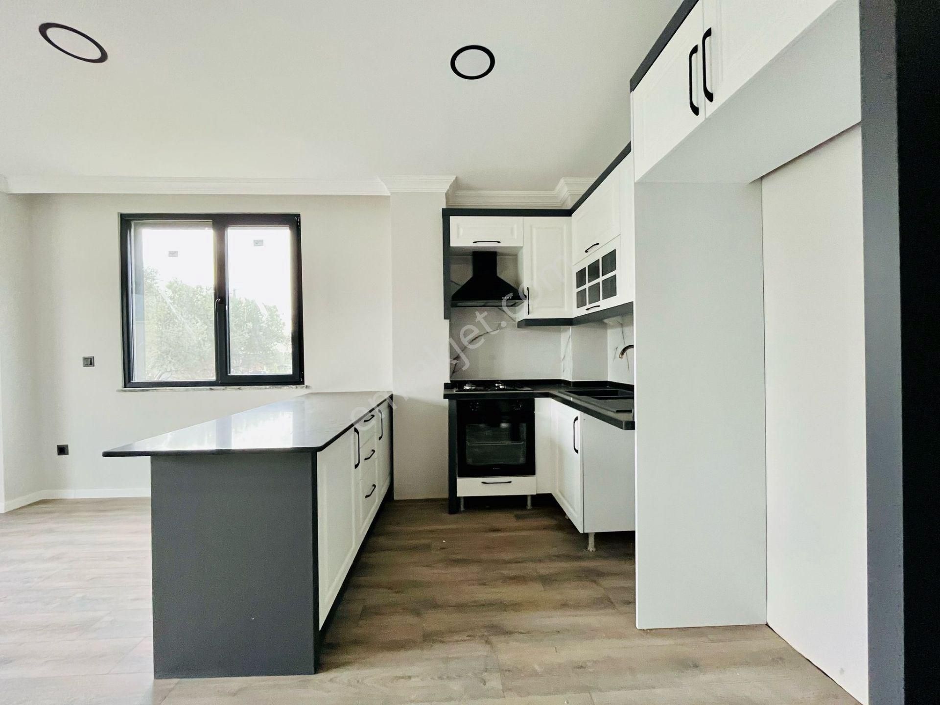 Yükselden Gürede Huzur Ve Sağlık Dolu Konumda 4+1 Lüks Villa - Görsel 22