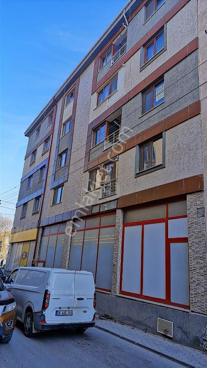 İsmet İnönü Caddesi Üzerinde | Geniş 3+1 | Ara Kat | Çift Balkon - Görsel 2