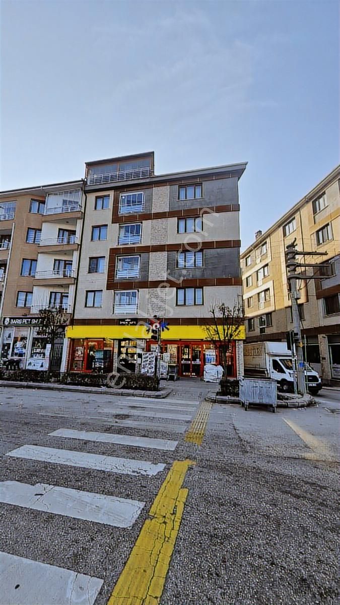 İsmet İnönü Caddesi Üzerinde | Geniş 3+1 | Ara Kat | Çift Balkon - Görsel 5